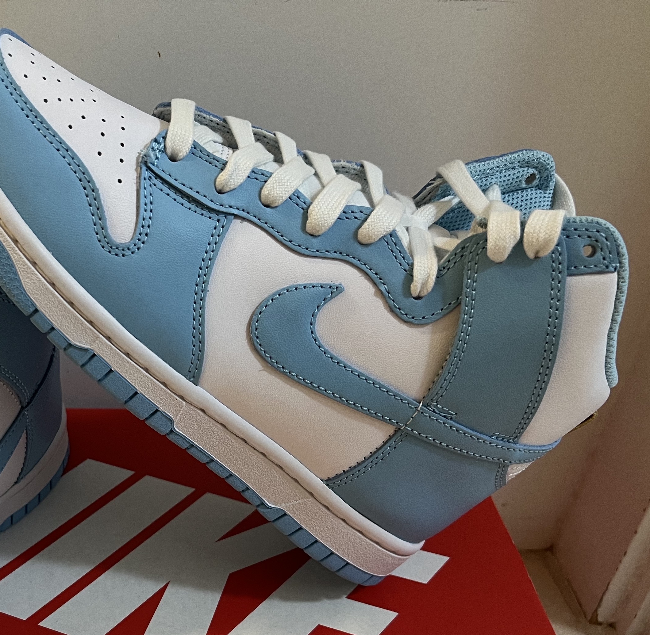 Nike Dunk High Retro Blue Chill 착용 스타일