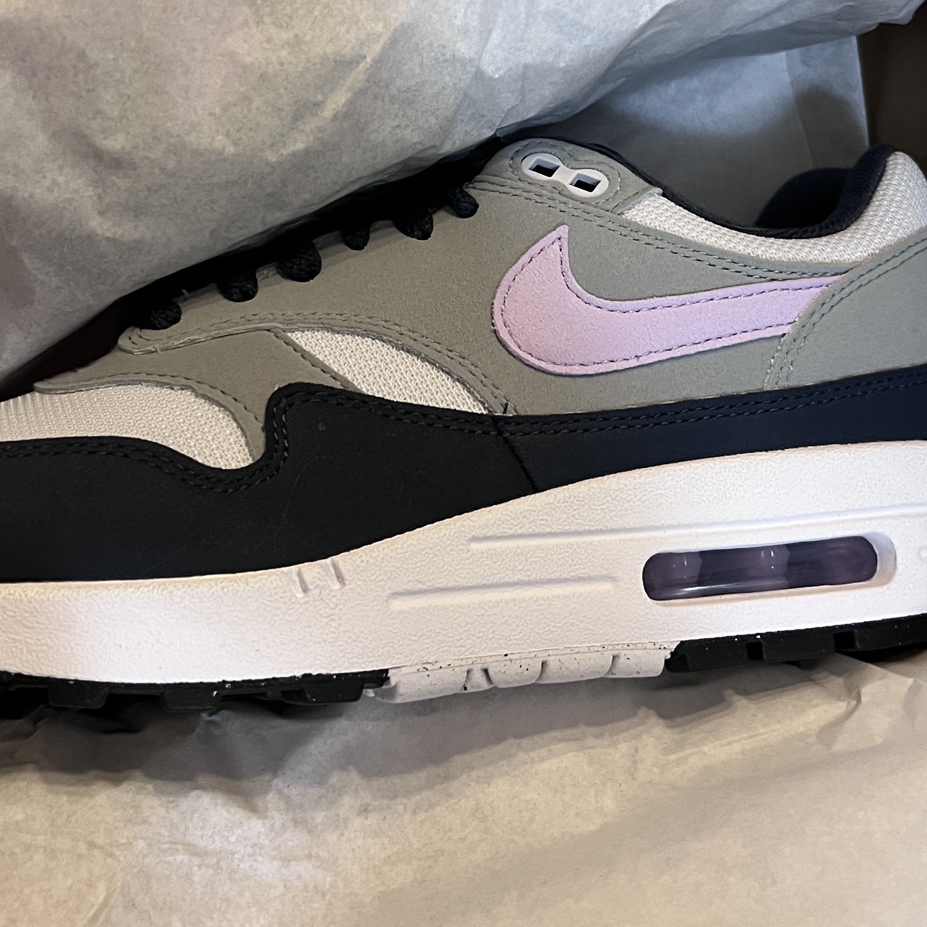 Nike Air Max 1 Football Grey Lilac Bloom 착용 스타일