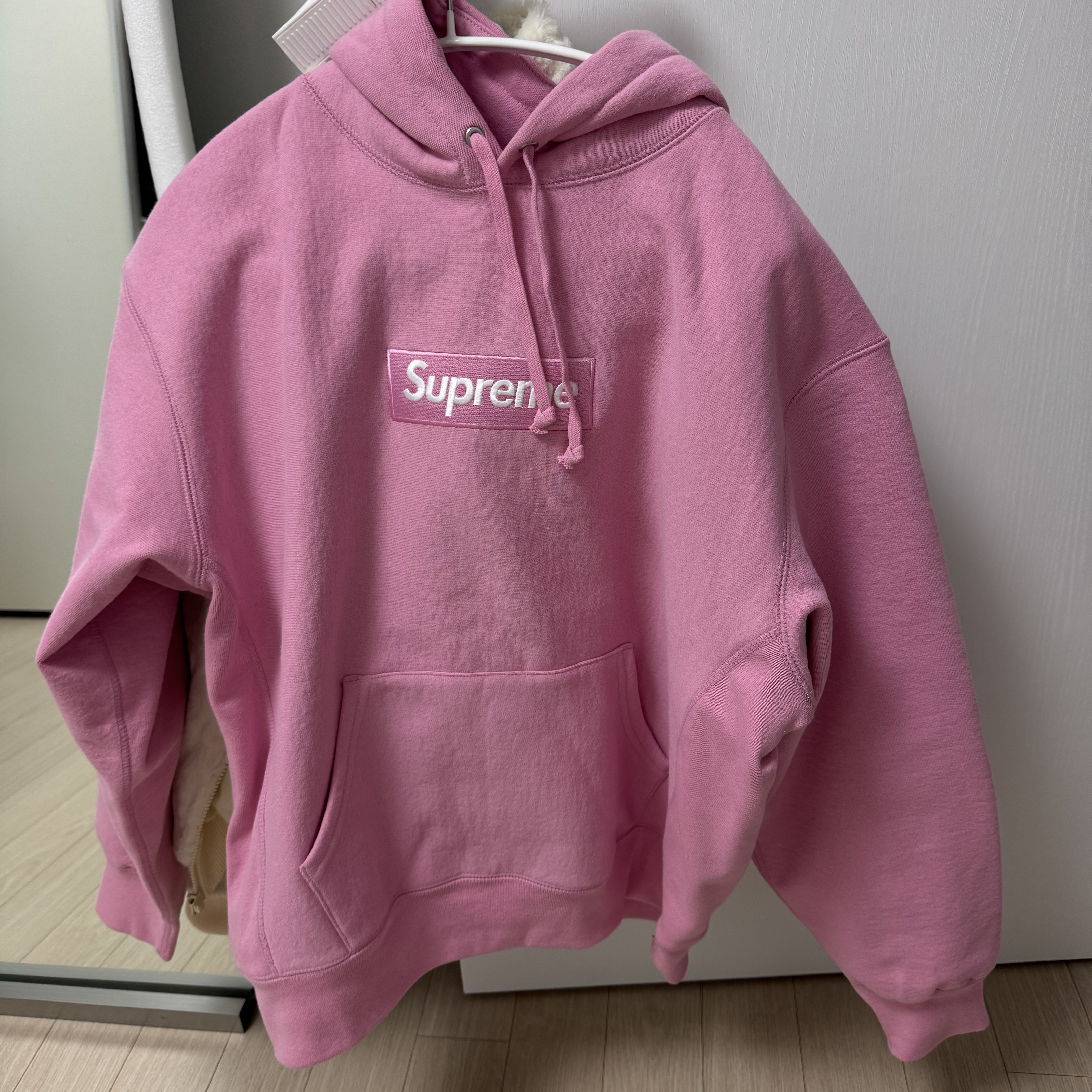 Supreme Box Logo Hooded Sweatshirt Dusty Pink - 24FW 착용 스타일