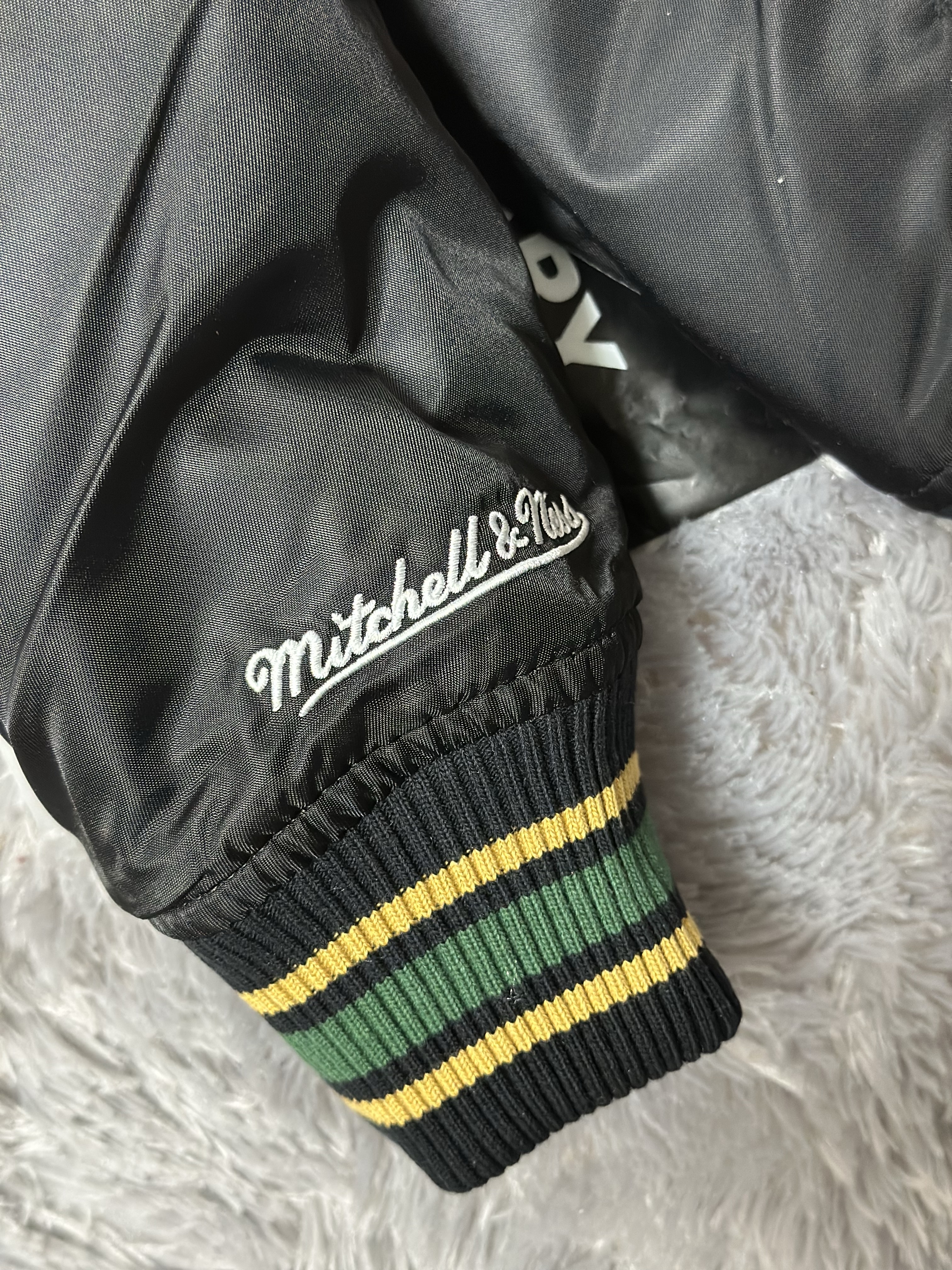 Supreme Mitchell & Ness Camo Logo Varsity Jacket Black - 25SS 착용 스타일 - 3