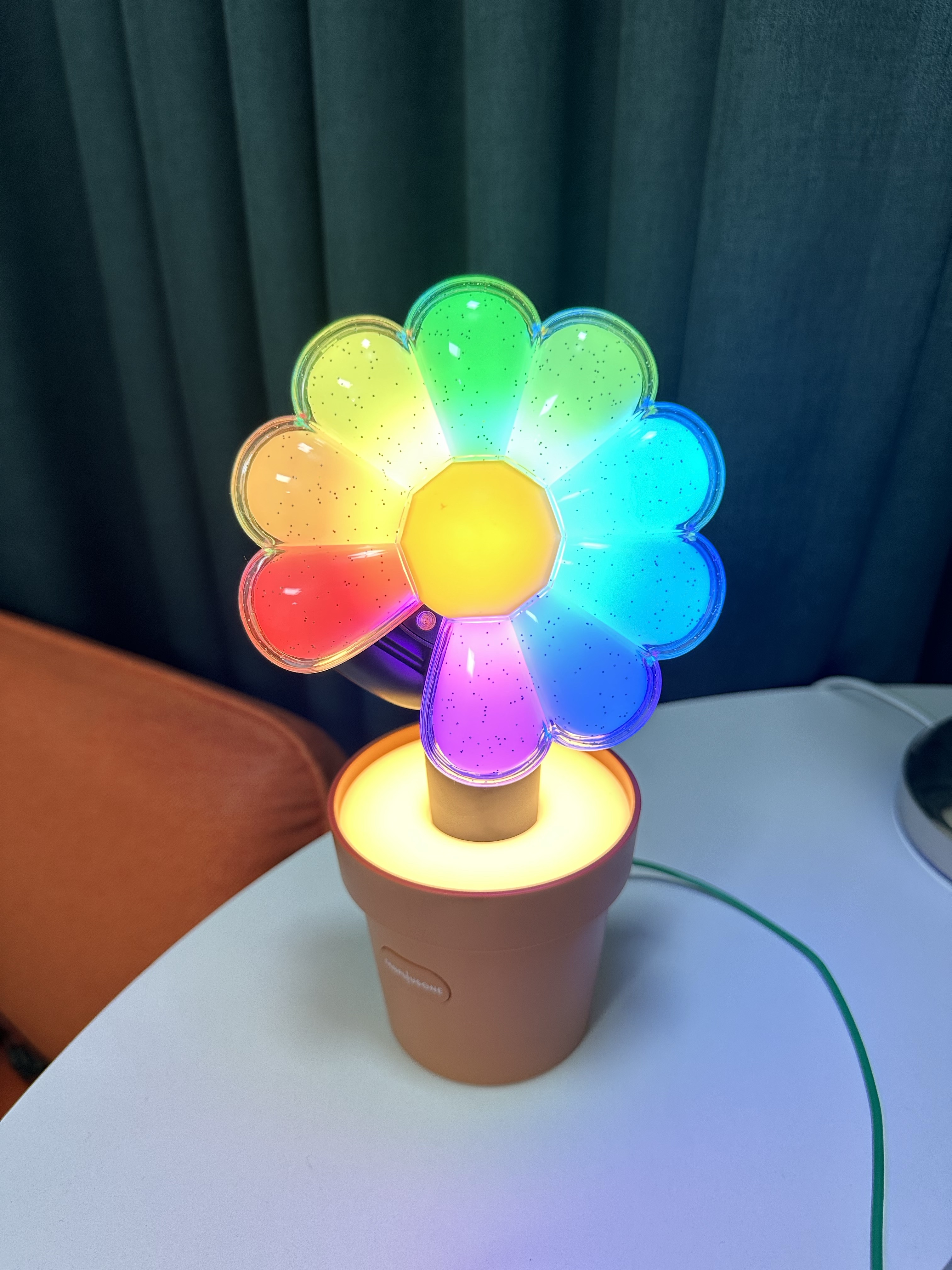 G-DRAGON Ubermensch Official Light Stick Cradle, G-DRAGON Ubermensch Official Light Stick 착용 스타일 - 5