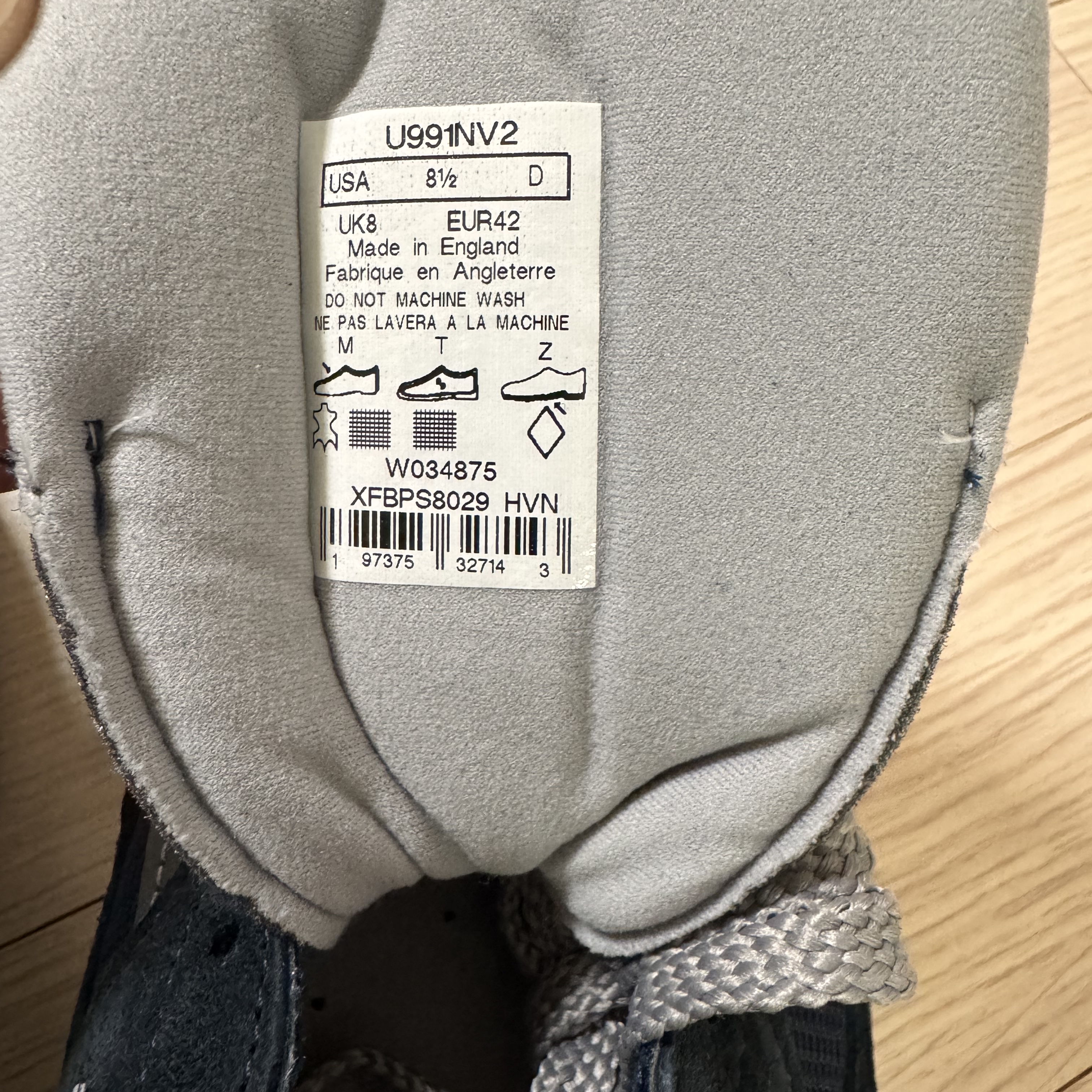 New Balance 991v2 Made in UK Dark Navy Smoked Pearl 착용 스타일 - 4