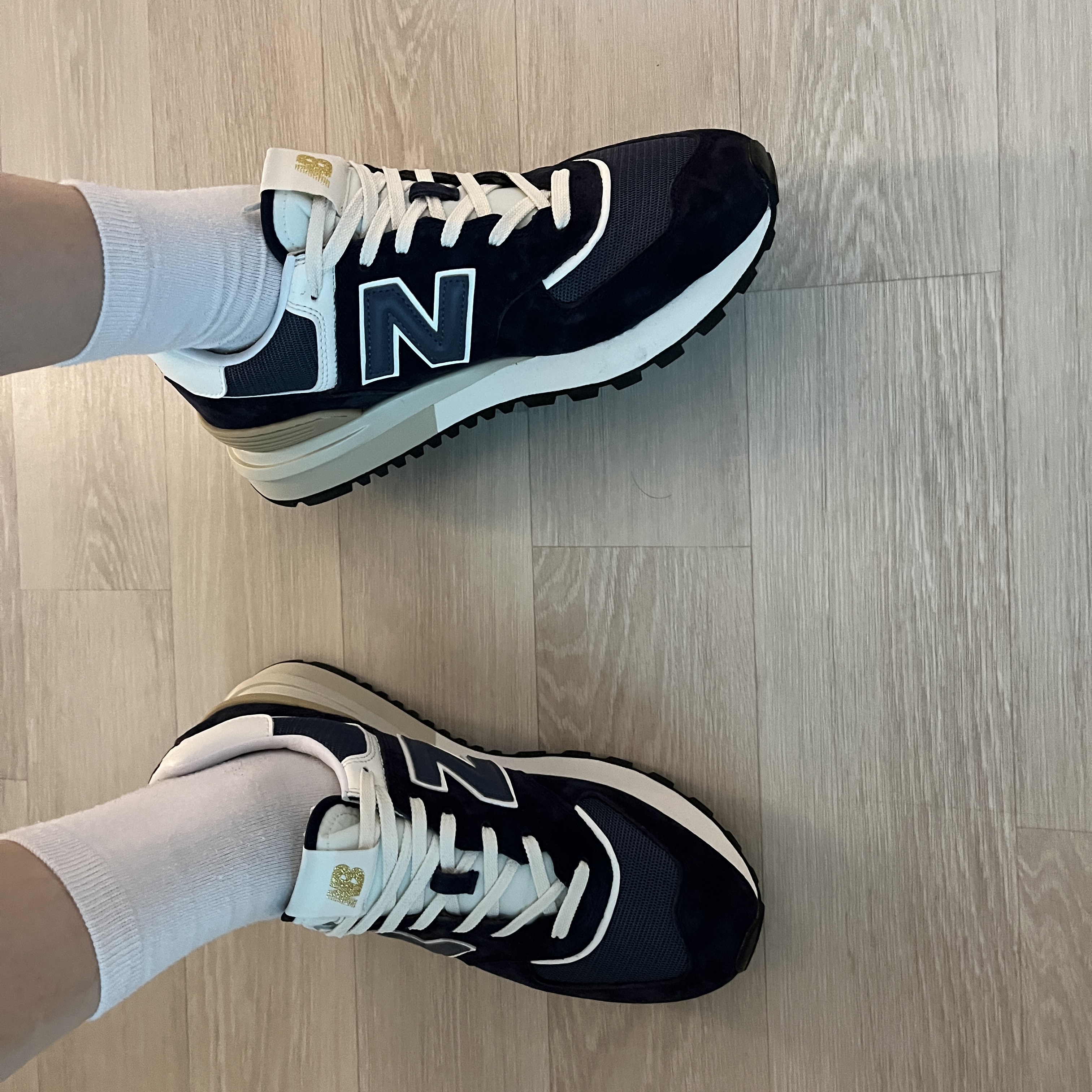 New Balance 574 Legacy Navy 착용 스타일 - 2