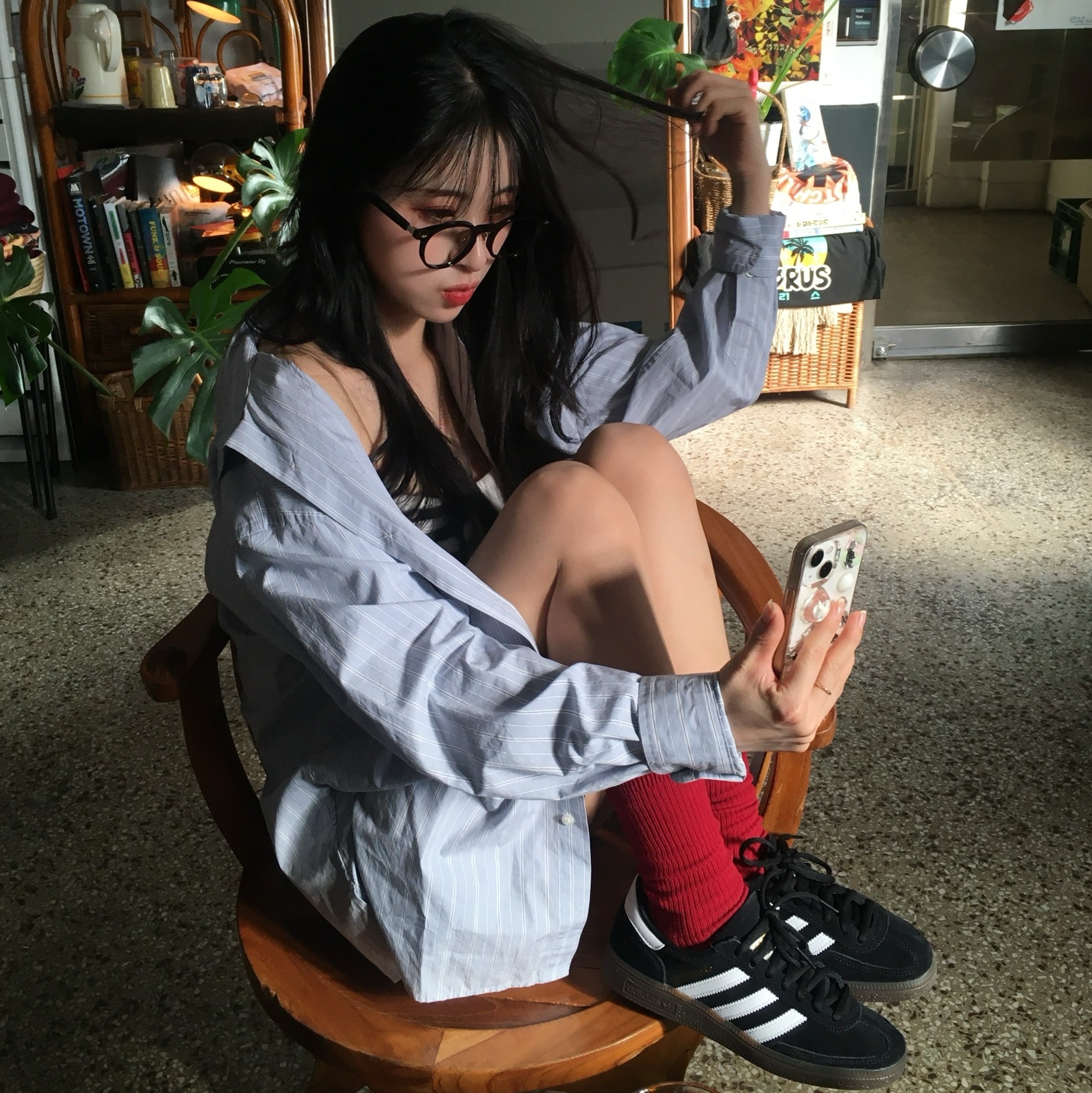 아디다스 스페지알 핸드볼 코어 블랙 착용 스타일 - 2