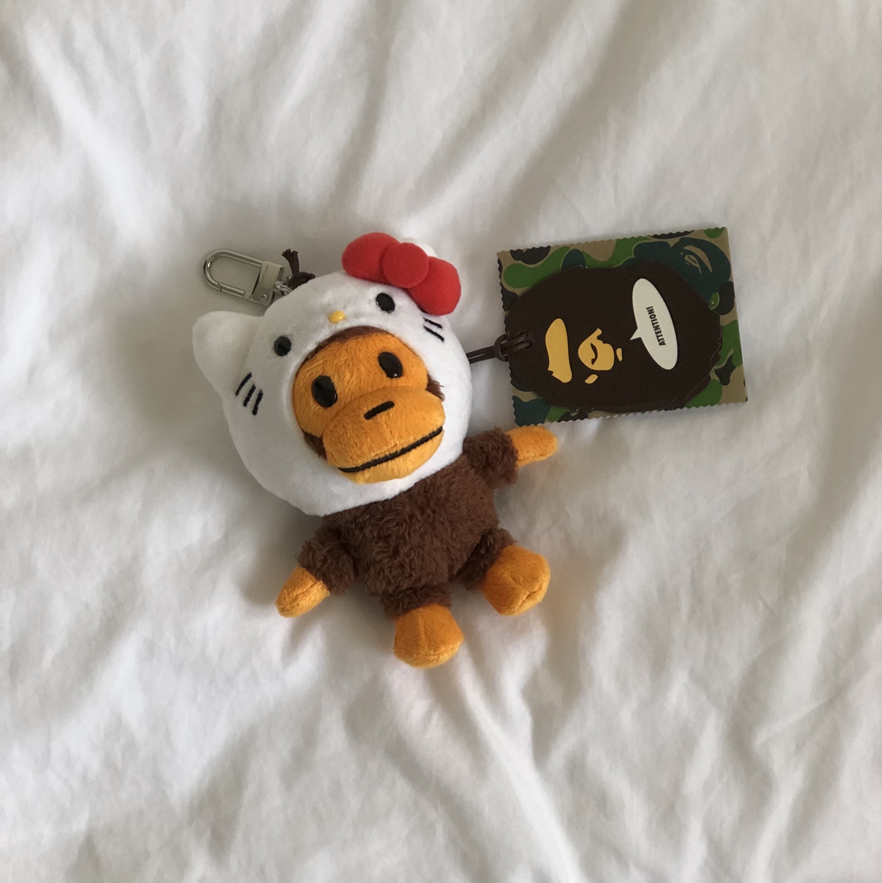 BAPE Baby Milo Plush Doll Key Chain 12cm Brown 착용 스타일