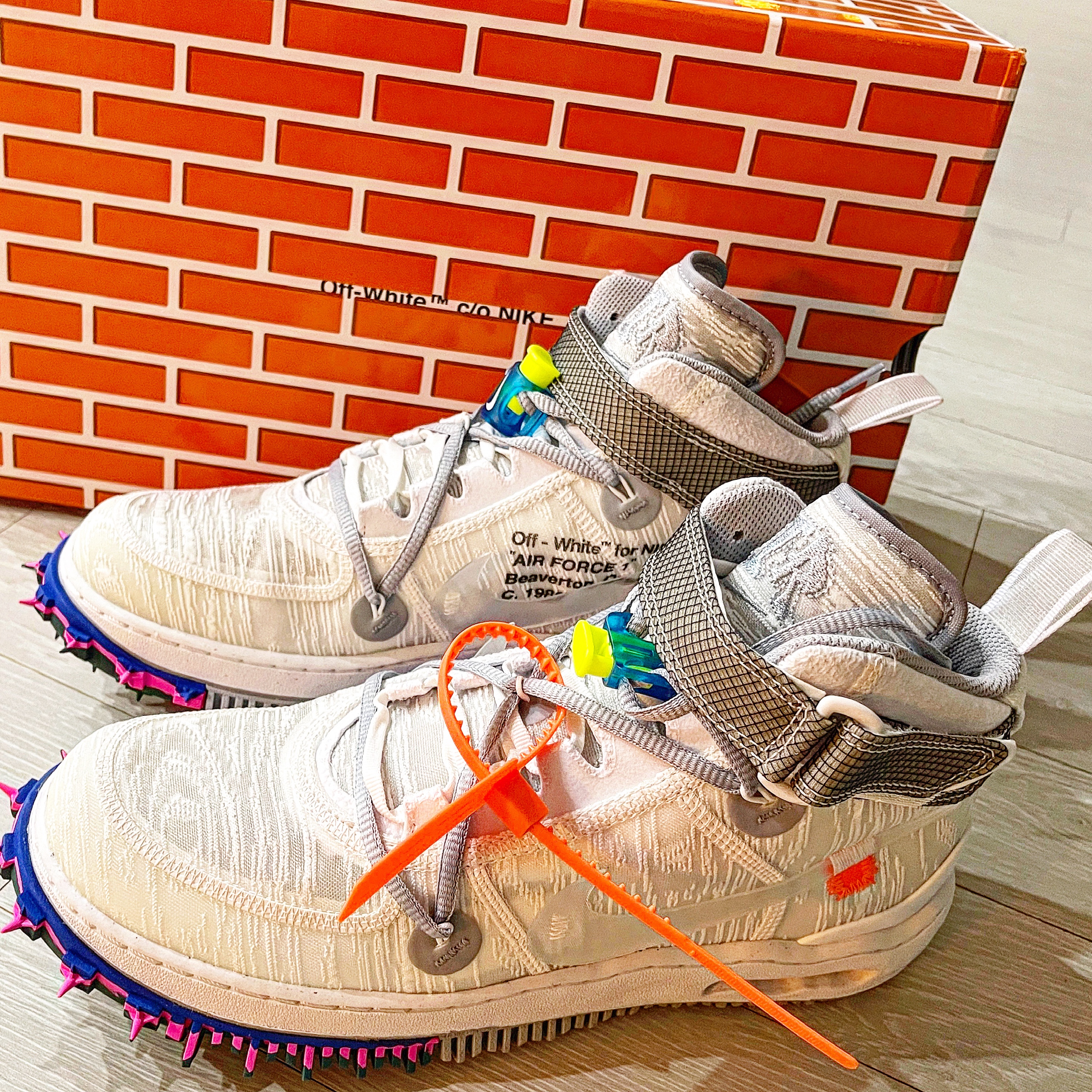 Nike x Off-White Air Force 1 Mid SP White 착용 스타일