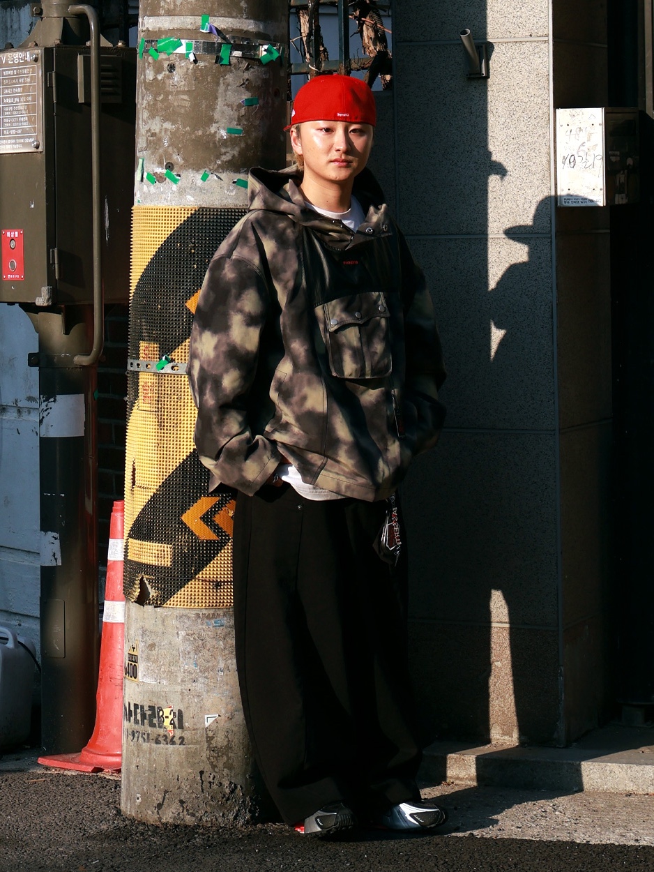 PHOS333 Chasing Nova Anorak Beige, [KREAM 단독] PHOS333 Chasing Nova Anorak Burgundy 착용 스타일 - 2