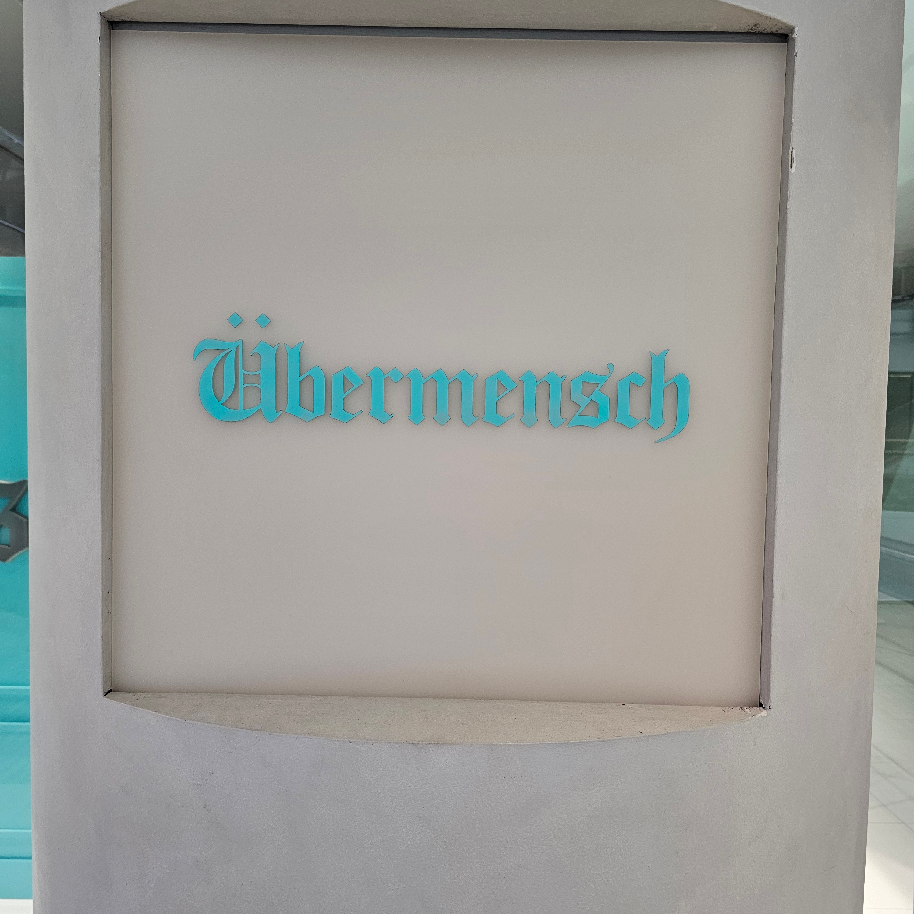 G-DRAGON Ubermensch Official Mini Light Keyring, G-DRAGON Ubermensch Reusable Bag Black 착용 스타일 - 2