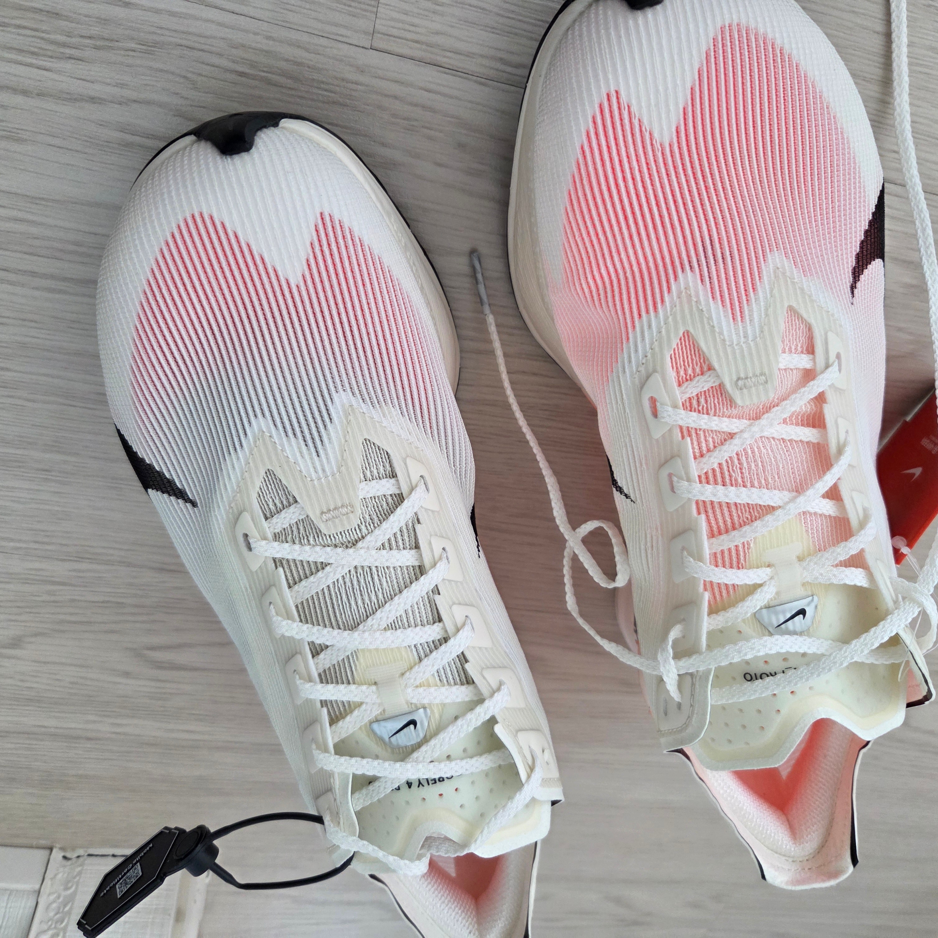 Nike ZoomX Vaporfly Next% 4 Proto Sail Total Orange 착용 스타일 - 1