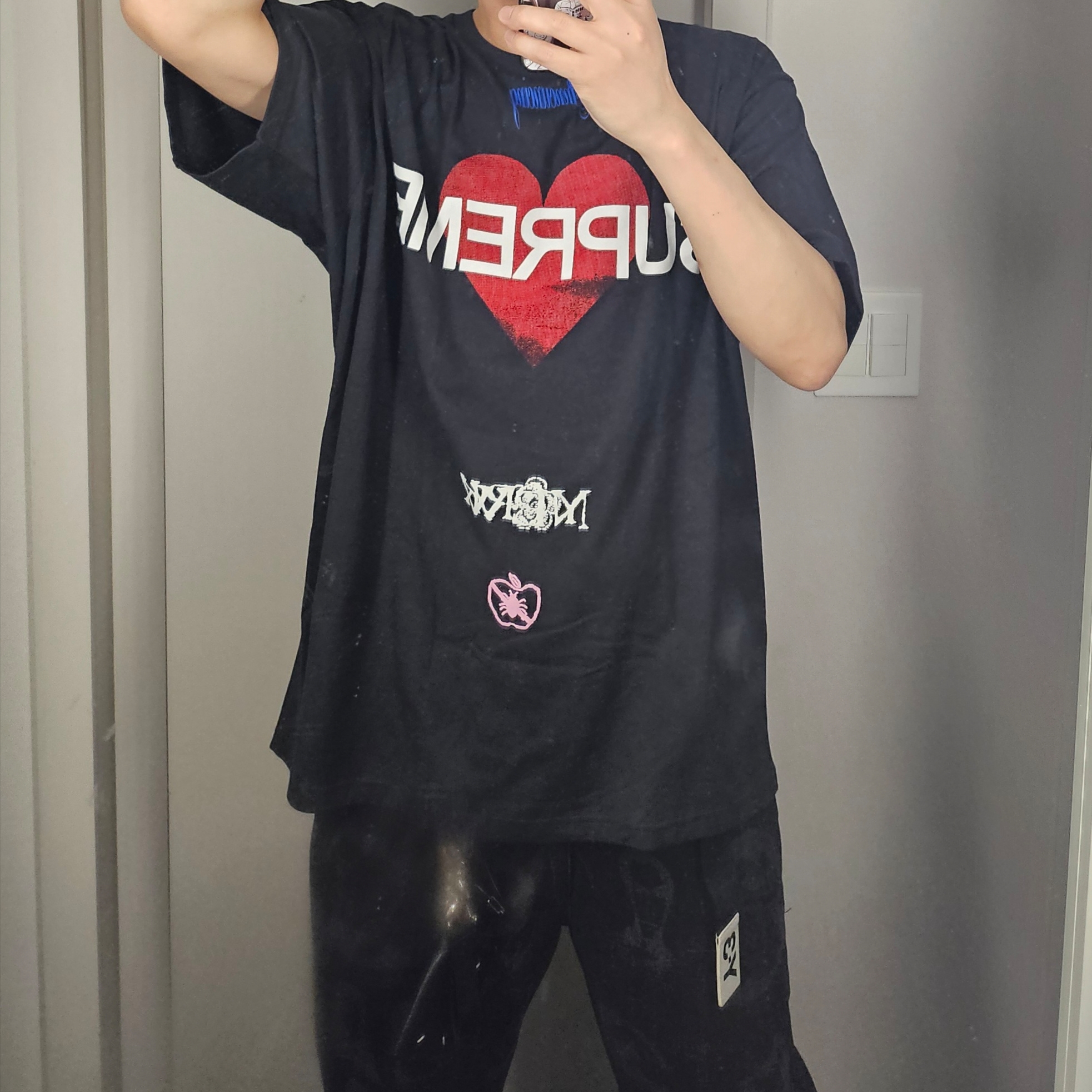Supreme Announcing T-Shirt Black - 25SS, Supreme New Era Box Logo Beanie Black - 24FW 착용 스타일 - 1