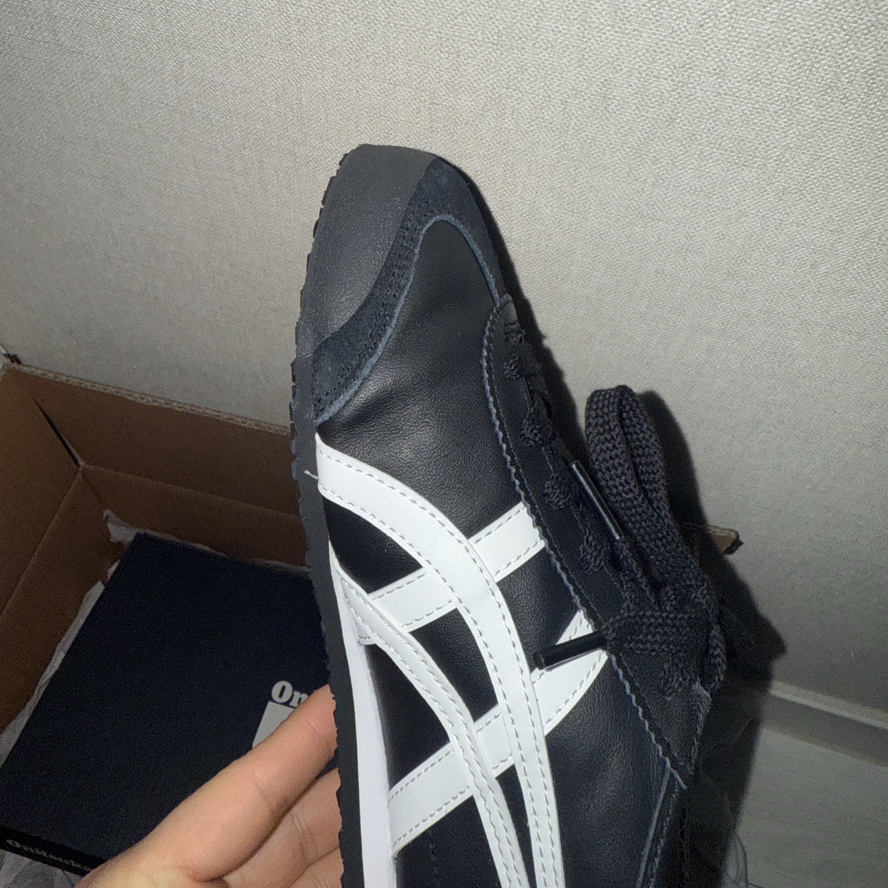 Onitsuka Tiger Mexico 66 Black White 착용 스타일
