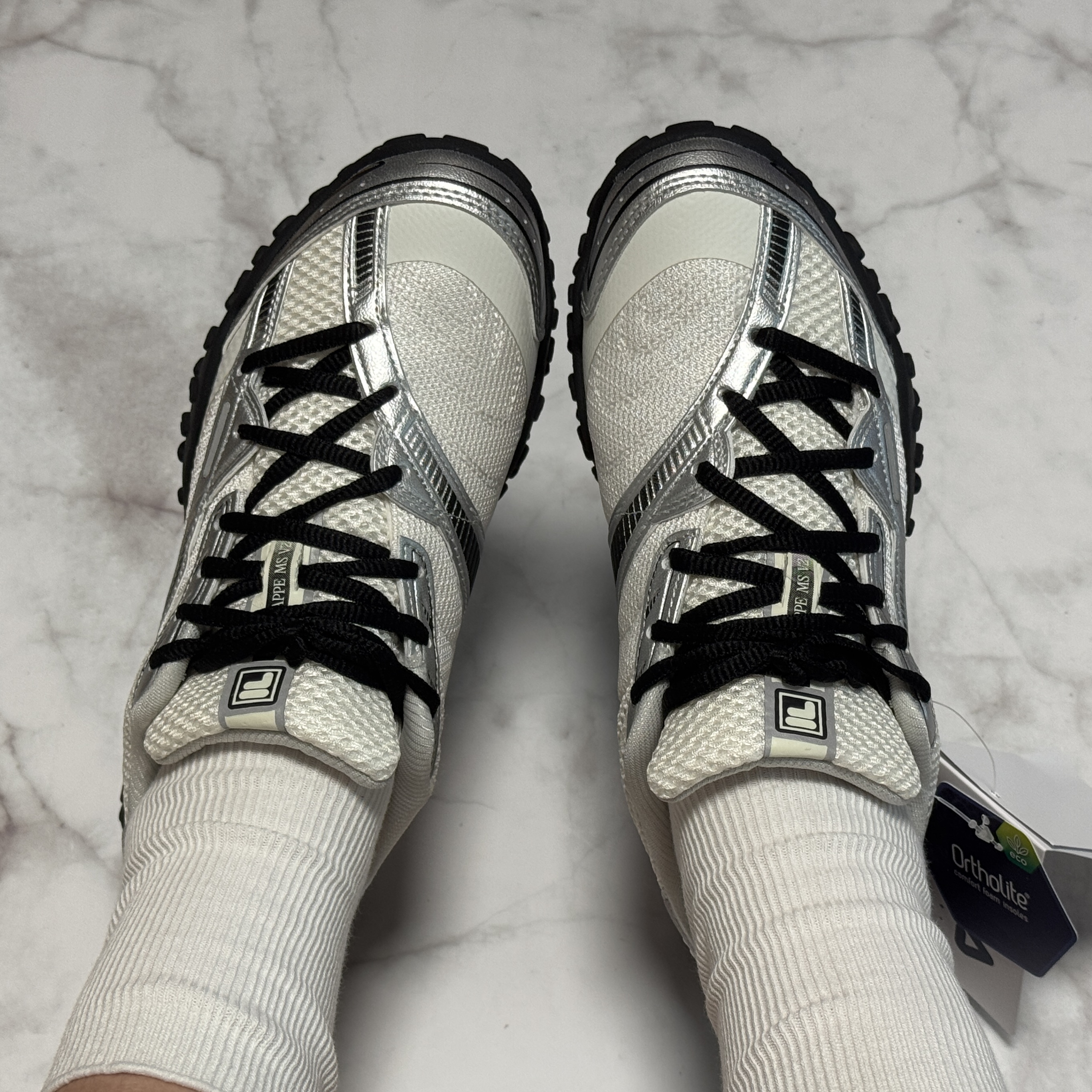 Fila Echappe v2 White Black 착용 스타일
