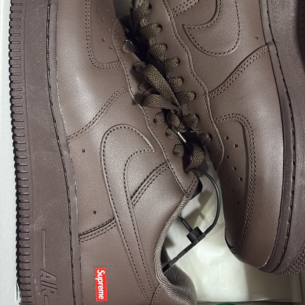 Nike x Supreme Air Force 1 Low Baroque Brown 착용 스타일