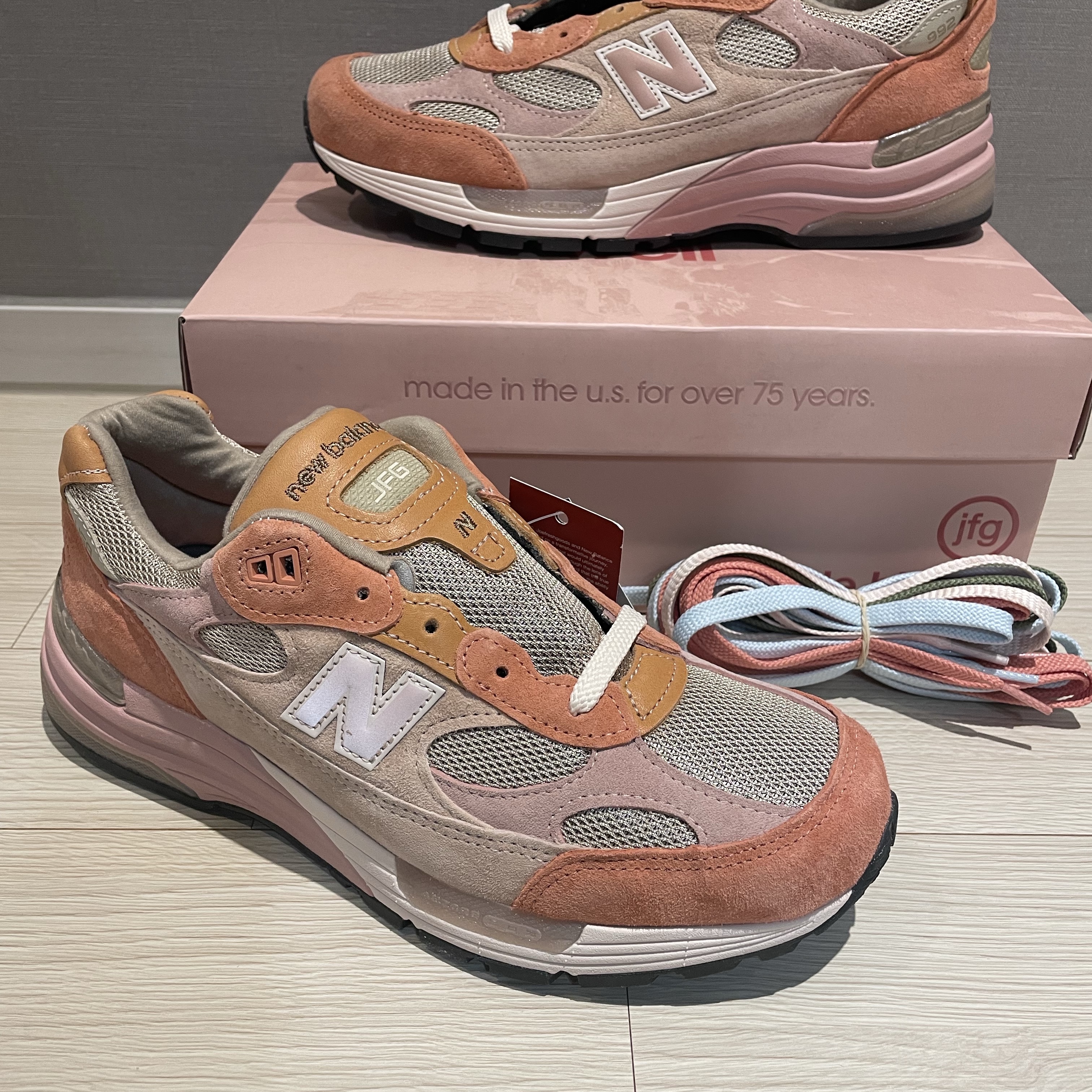 New Balance x Joe Freshgoods 992 Made in USA Aged Well 착용 스타일 - 4