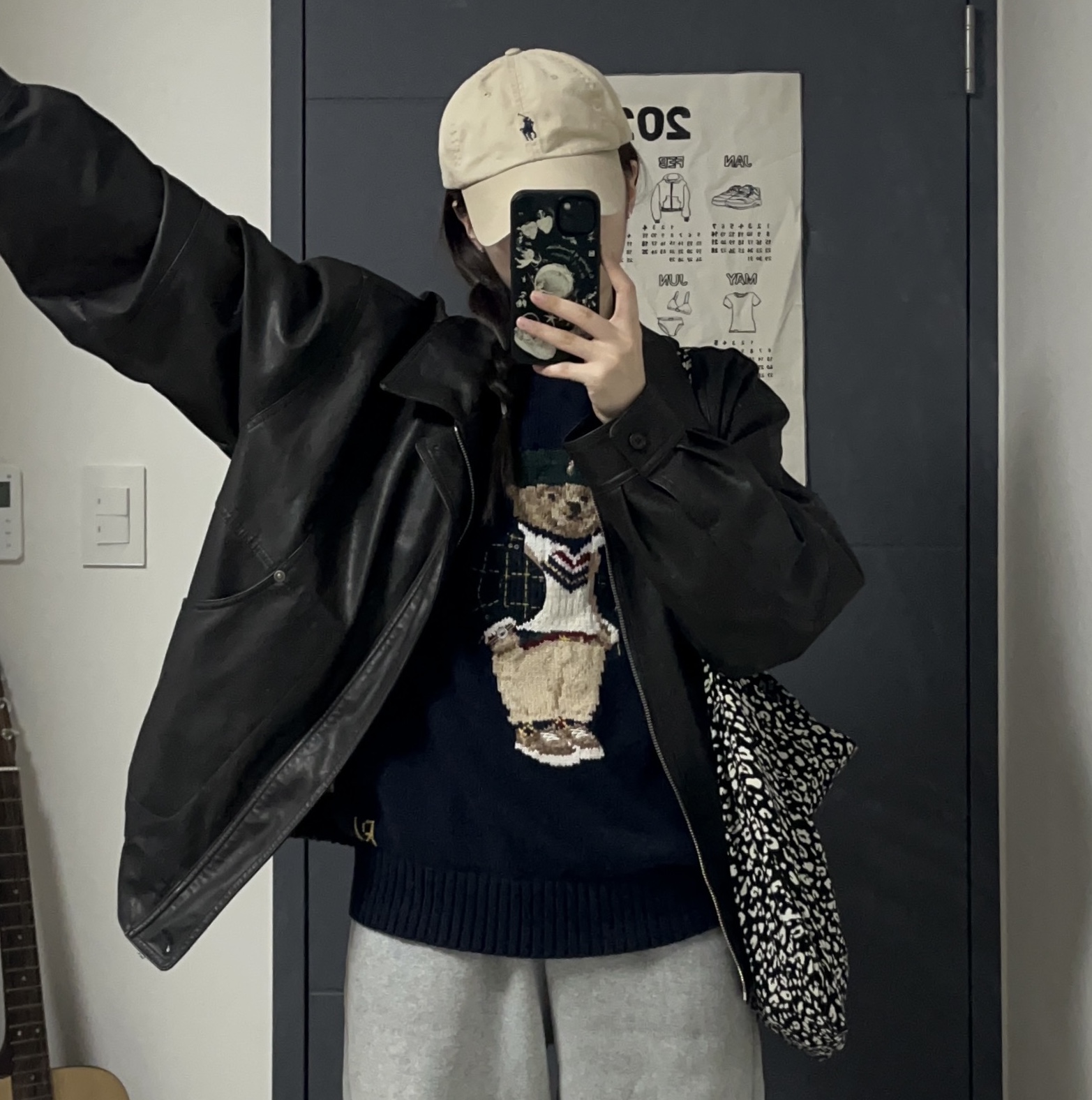 Emis 22Y Leopard Corduroy Eco Bag Black, [20% 적립] Polo Ralph Lauren Cotton Chino Baseball Cap Nubuck Relay Blue - 25SS 착용 스타일 - 1