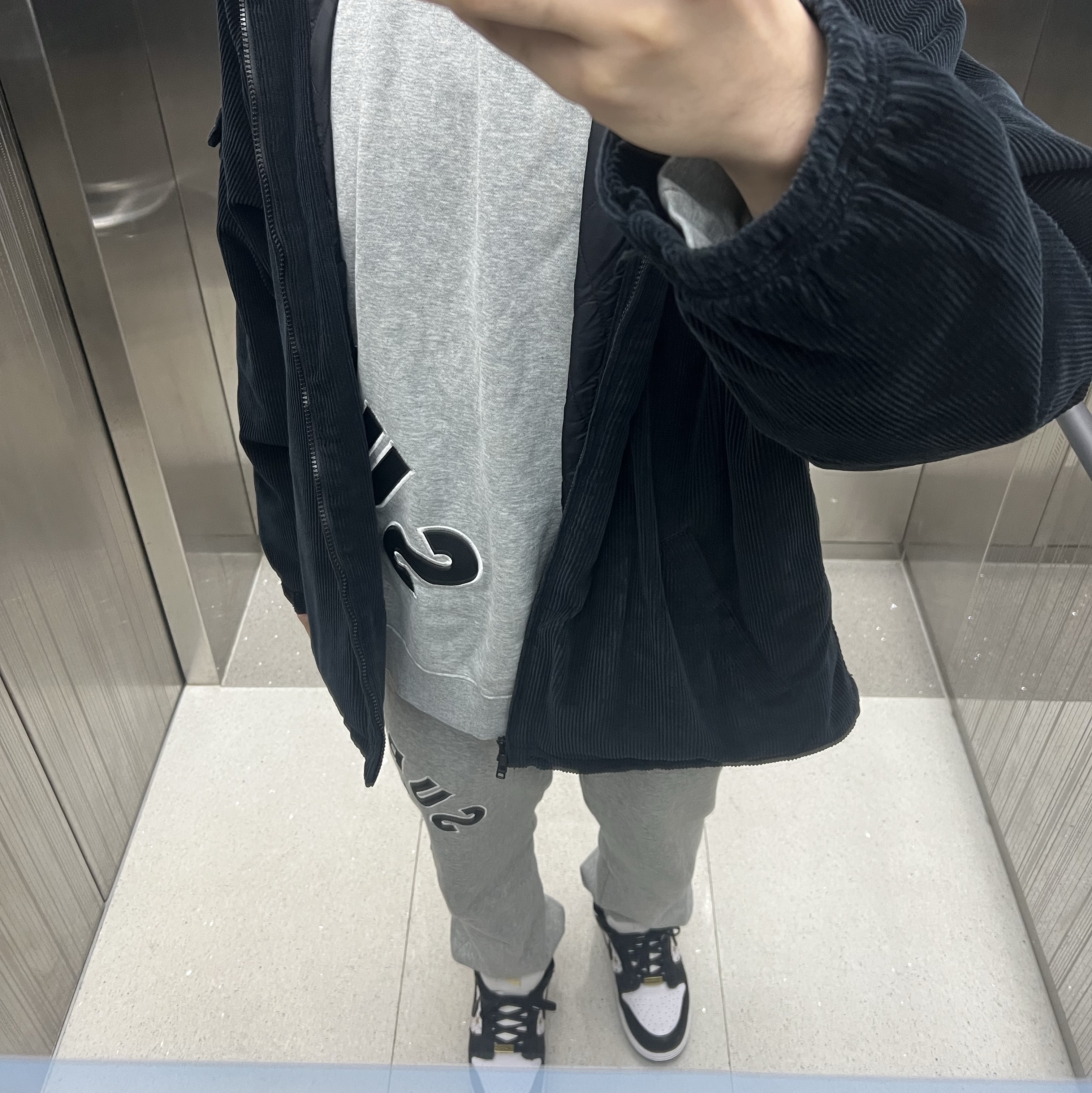Supreme x Nike Arc Corduroy Hooded Jacket Black - 22SS, Supreme x Nike Arc Sweatpants Heather Grey - 22SS 착용 스타일