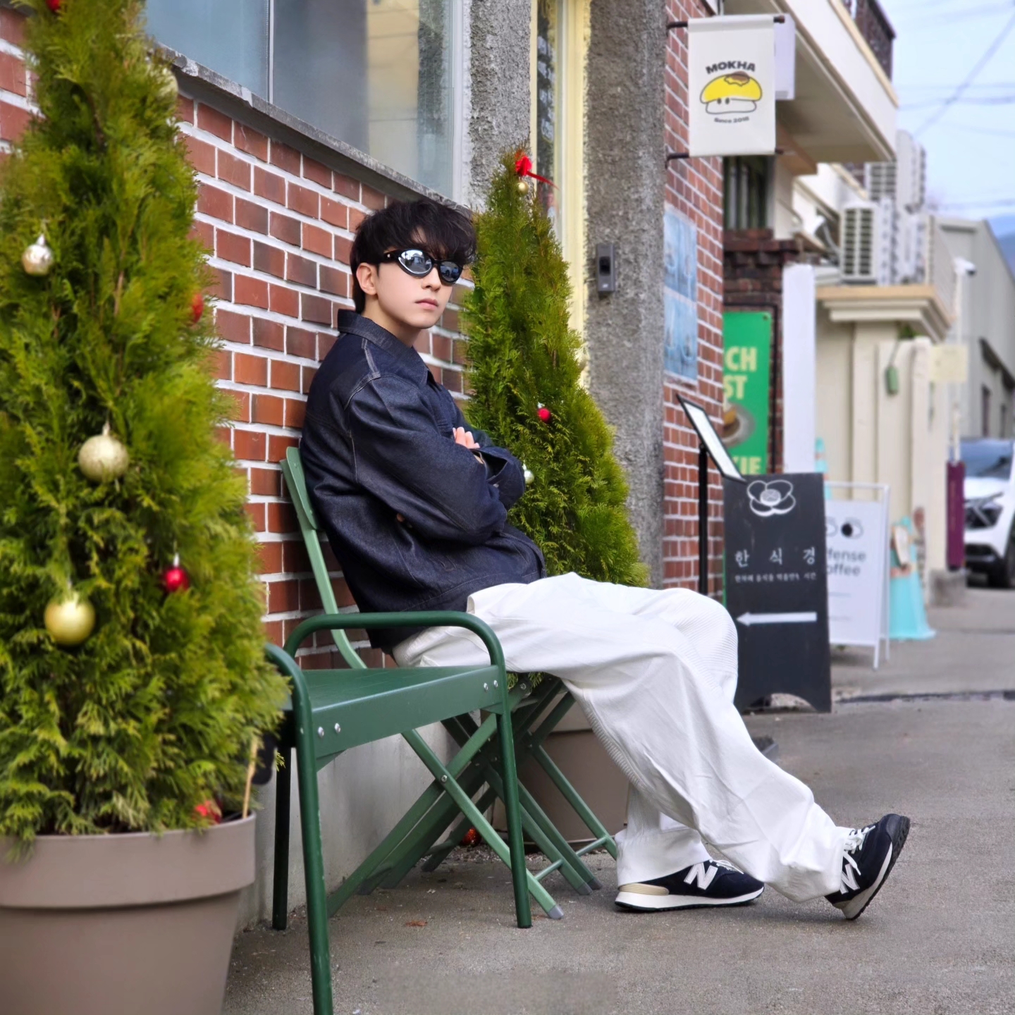 New Balance x Pottery 574 Premium Hard Navy 착용 스타일 - 2