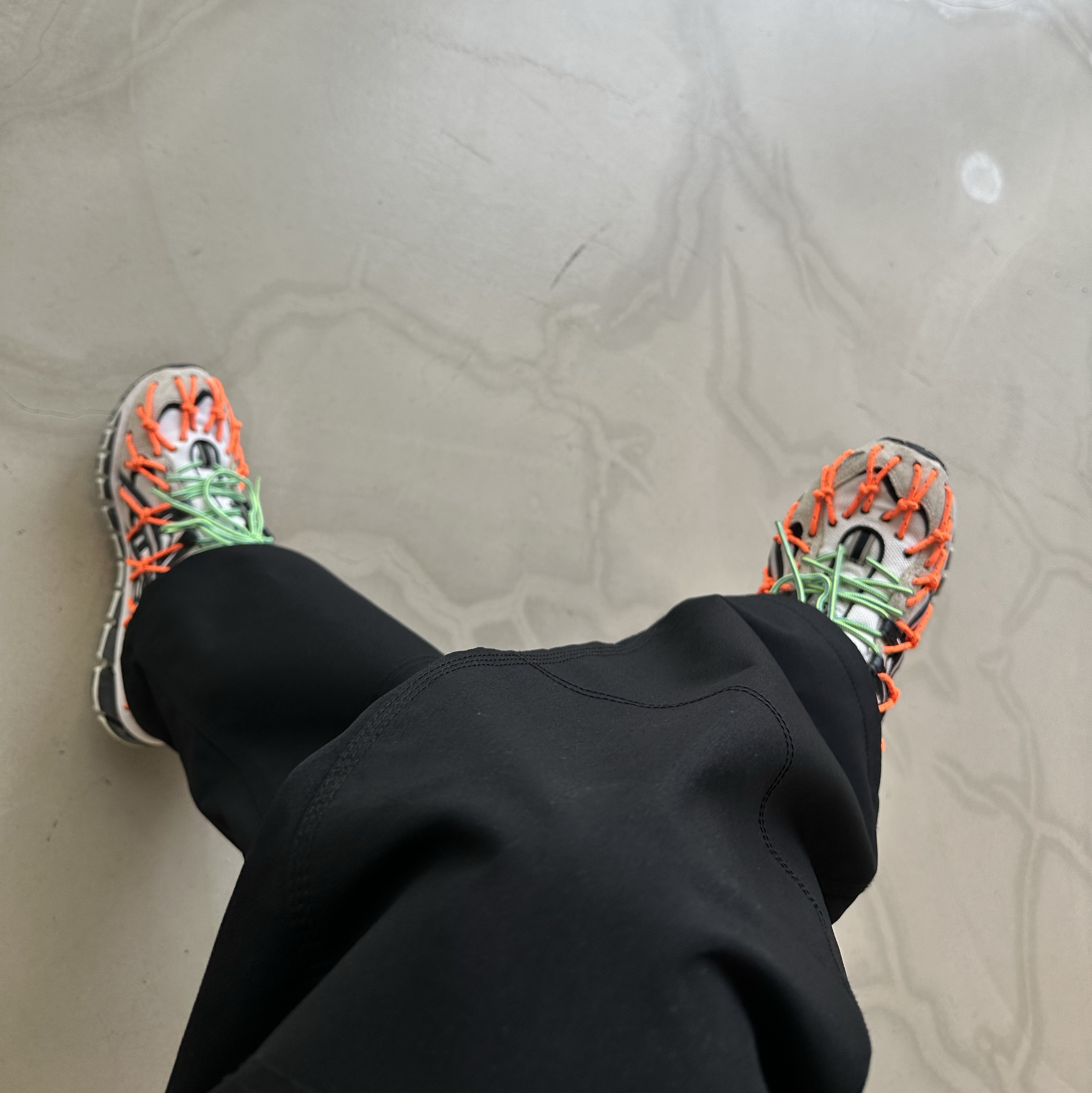 Asics x Rokh Gel-Kayano 5 360 White Black 착용 스타일