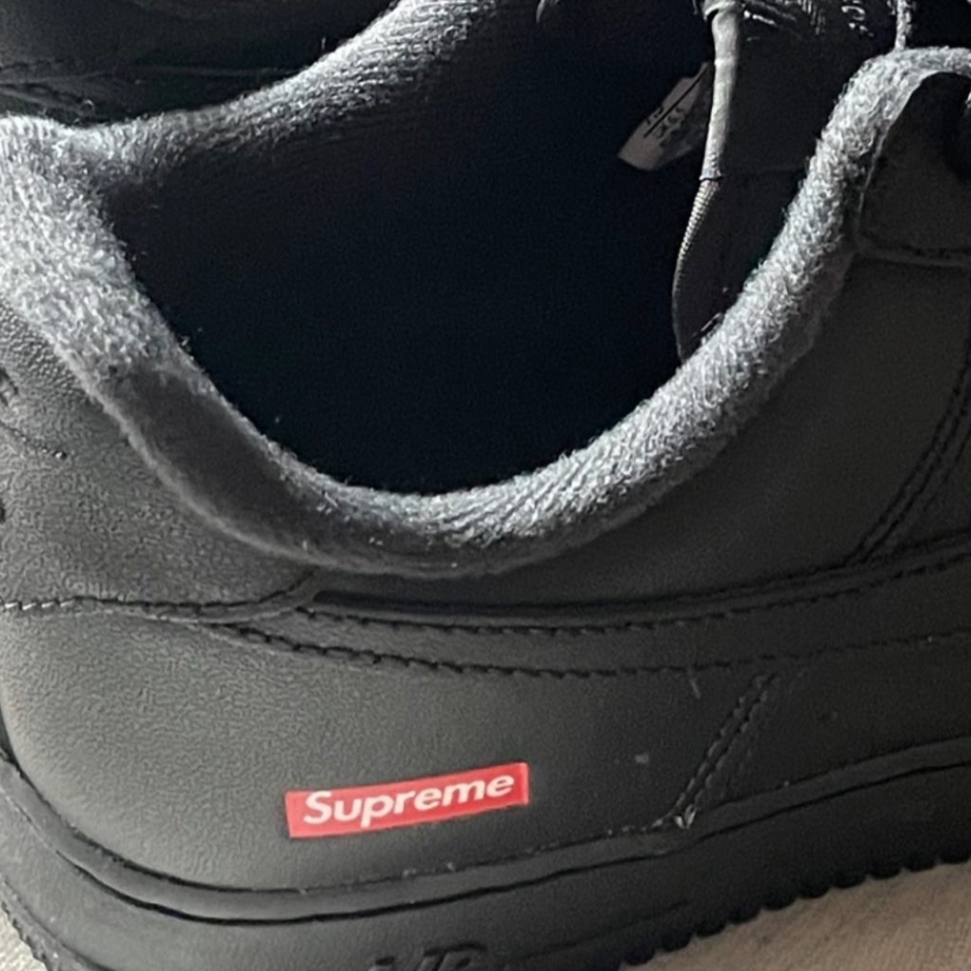 Nike x Supreme Air Force 1 Low Black 착용 스타일