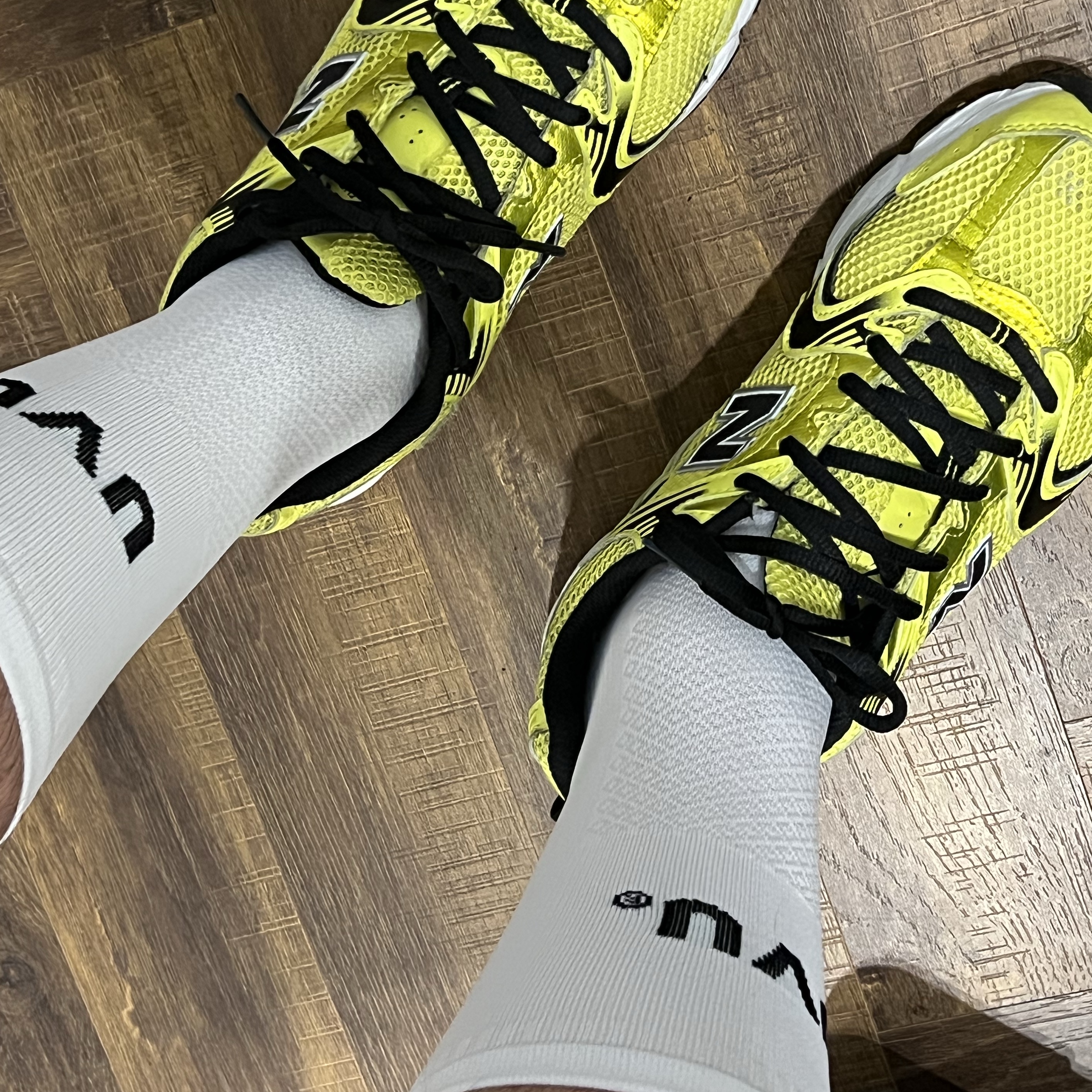 UVU Running Sock White 착용 스타일 - 2