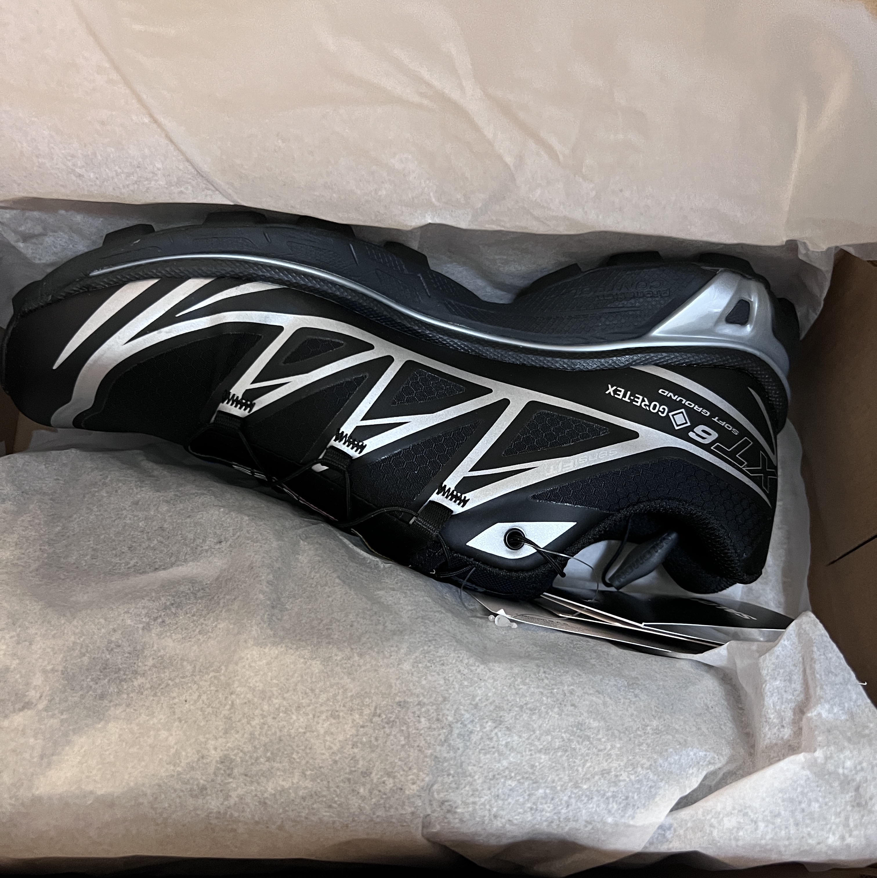 Salomon XT-6 GTX Black Silver 착용 스타일