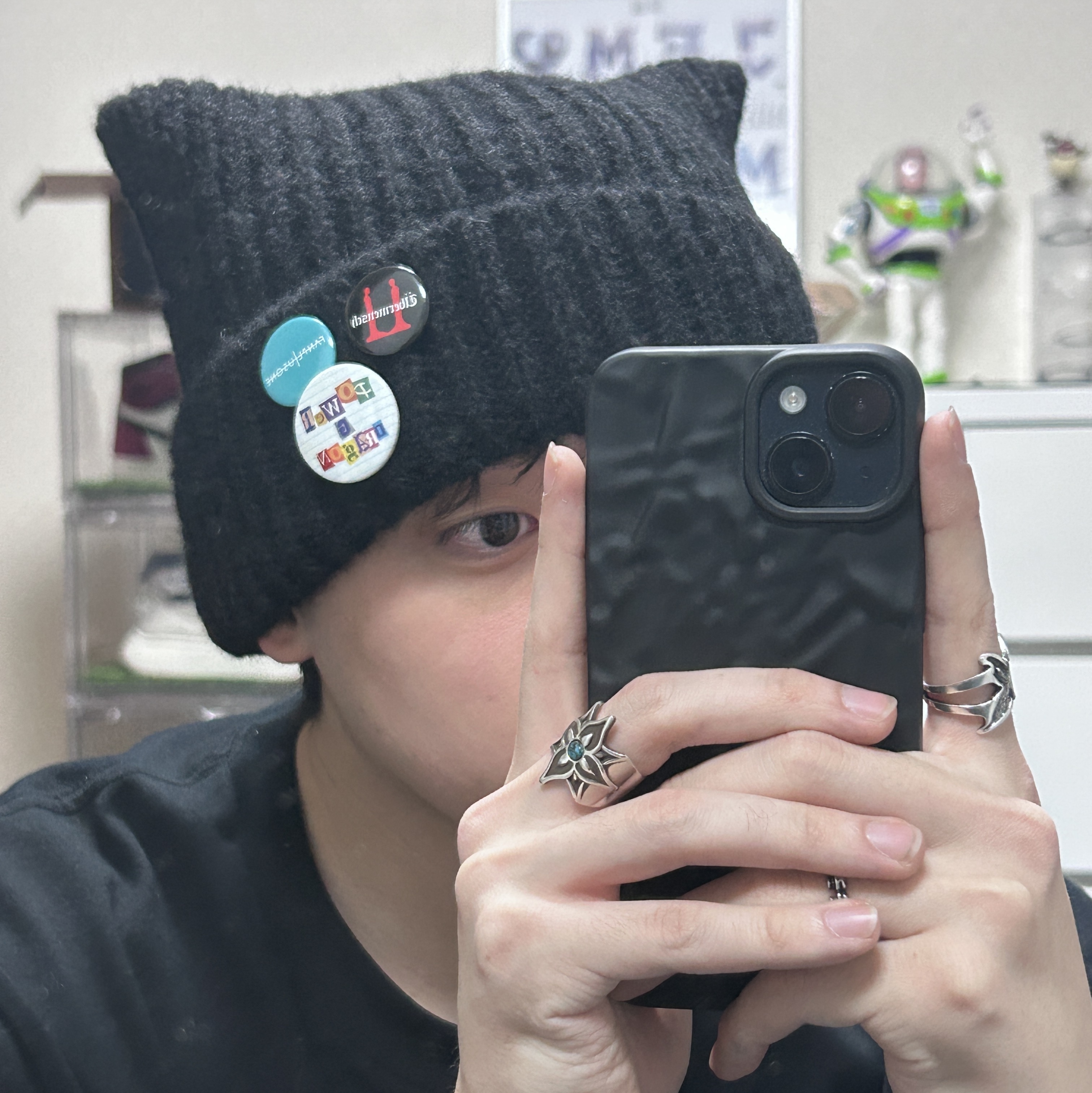 G-DRAGON Knit Cap Black, Ader Error Log; Khalif Green 착용 스타일 - 3