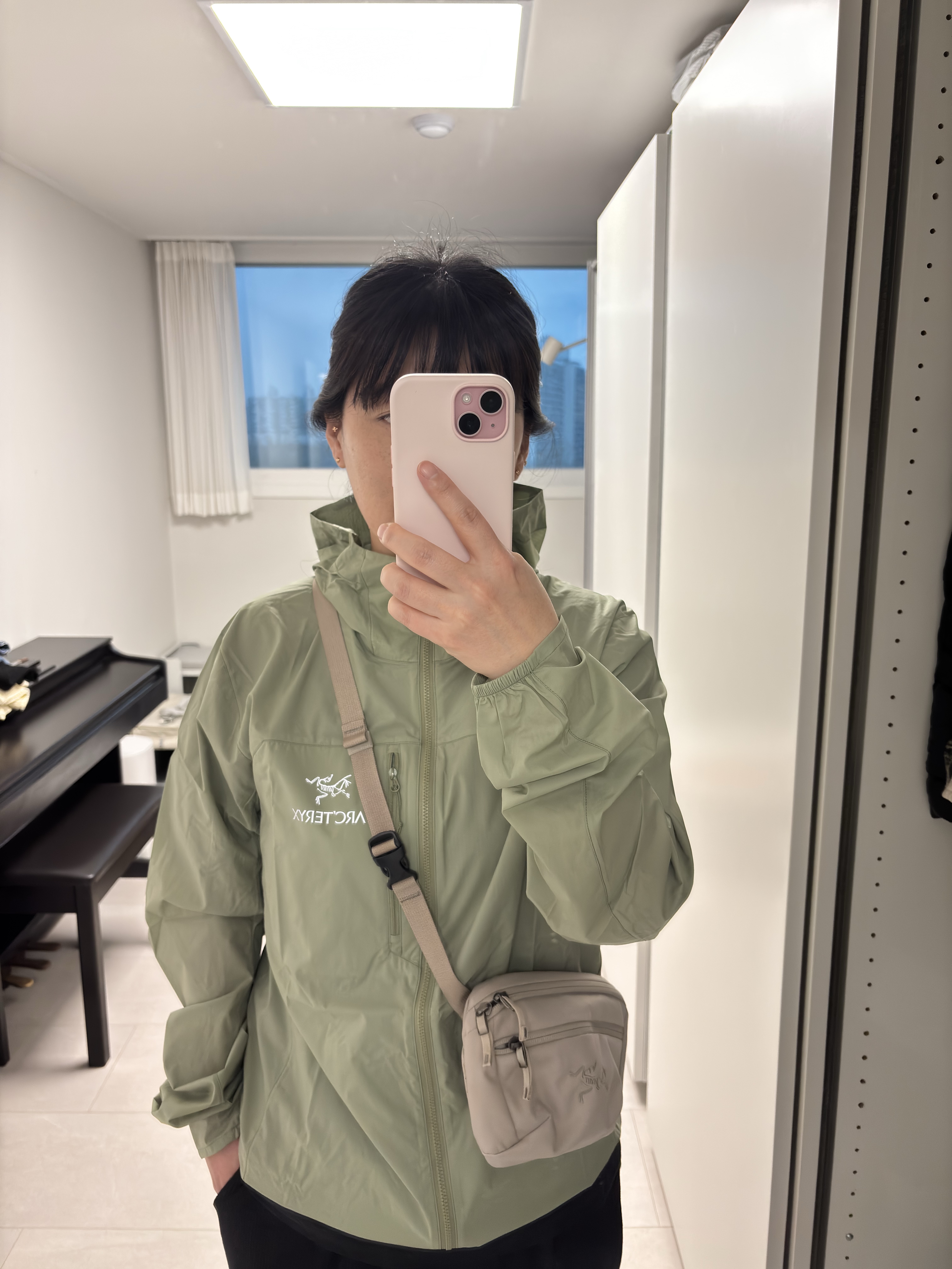 Arc'teryx Squamish Hoody Chloris, Arc'teryx Mantis 1 Waistpack Rune 착용 스타일 - 1