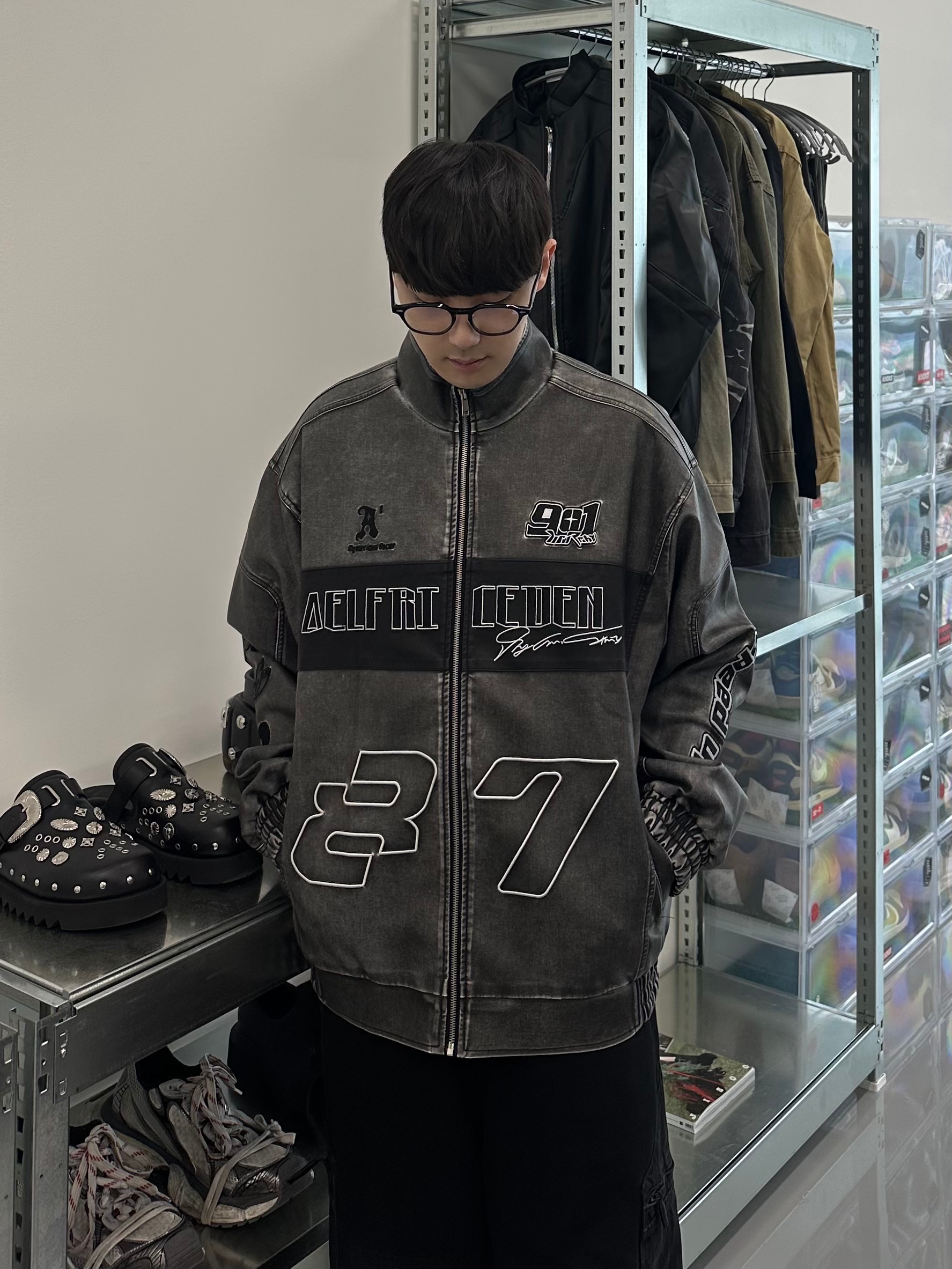 토가 비릴리스 AJ1066 뮬 레더 블랙 착용 스타일