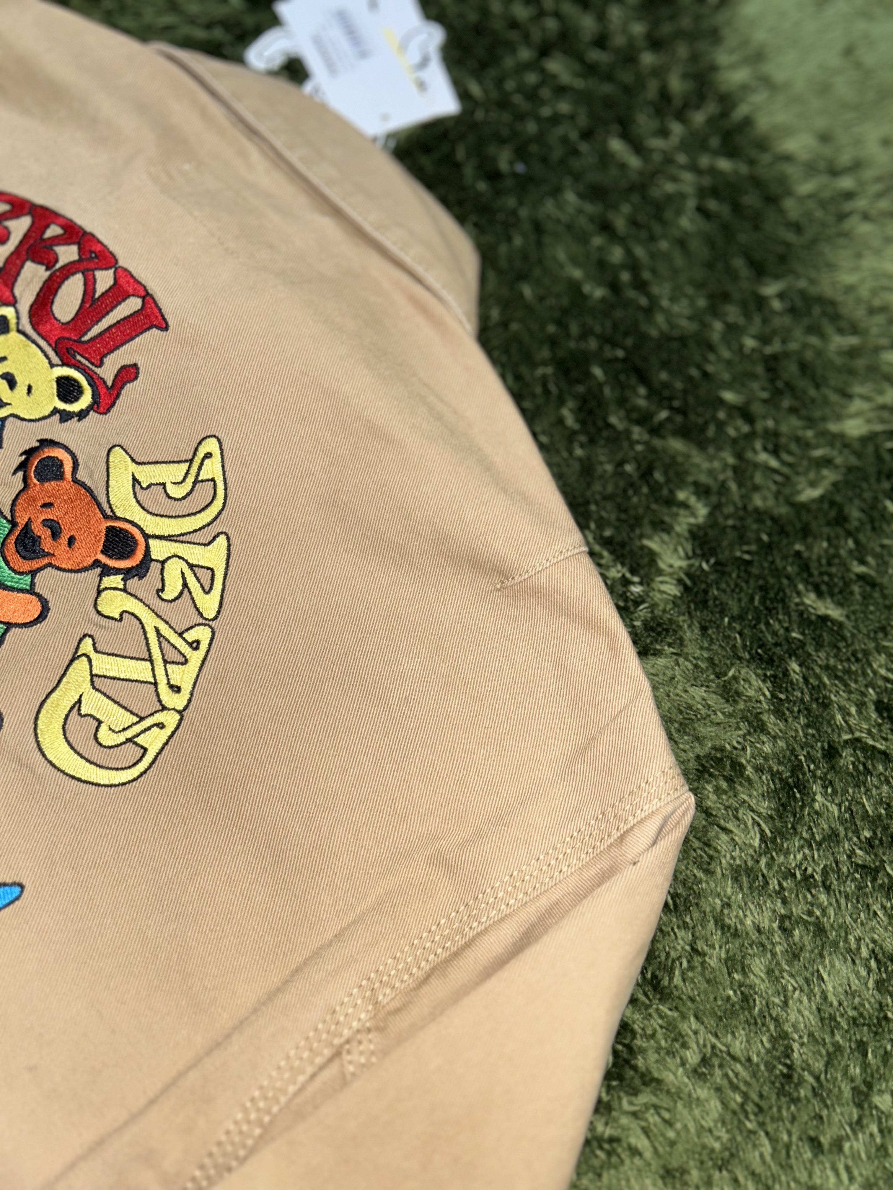 Thisisneverthat x Grateful Dead Lightning Carpenter Jacket Tan 착용 스타일 - 3