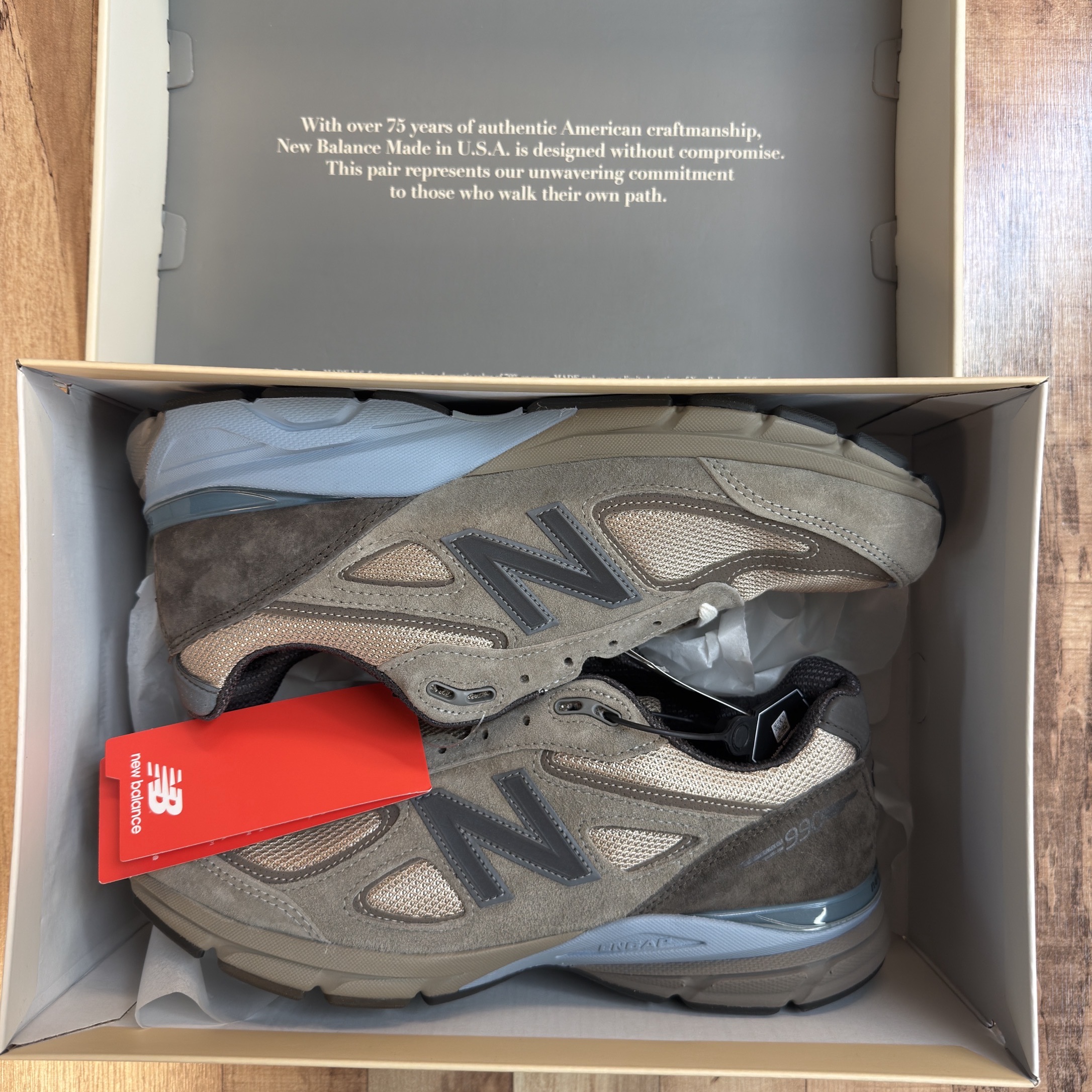 New Balance x Auralee 990v4 Made in USA London Fog 착용 스타일