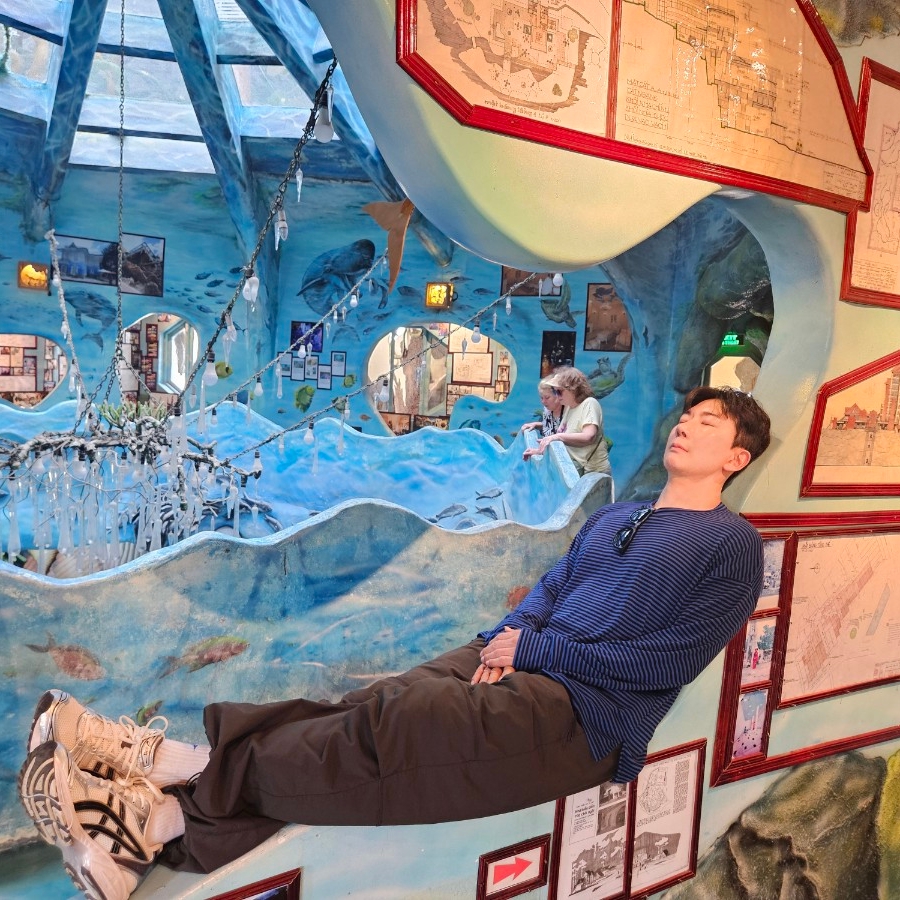 Adidas Yeezy Slide Glow Green 2022/2023, Asics Gel-Kayano 14 Cream Black 착용 스타일 - 2