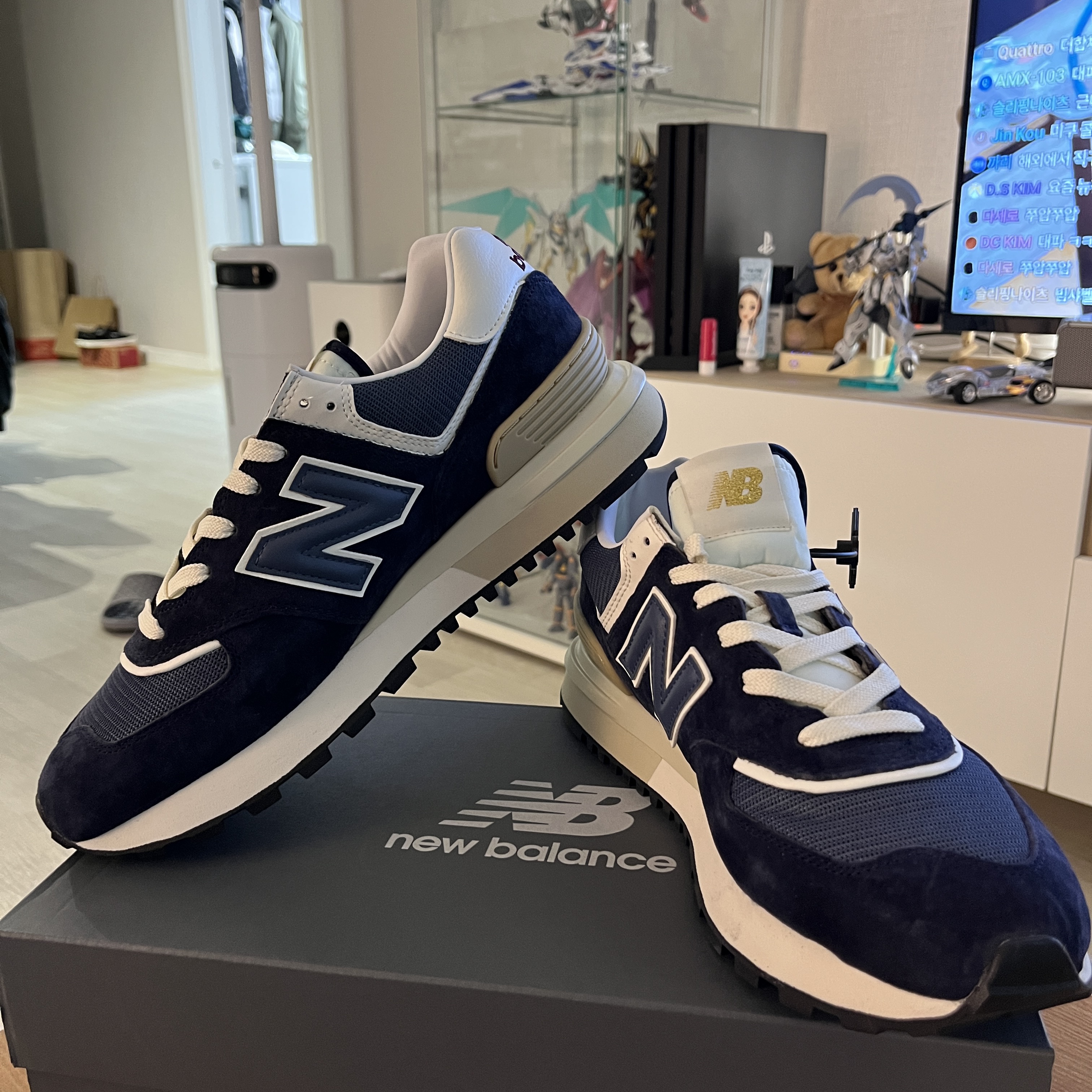 New Balance 574 Legacy Navy 착용 스타일 - 1
