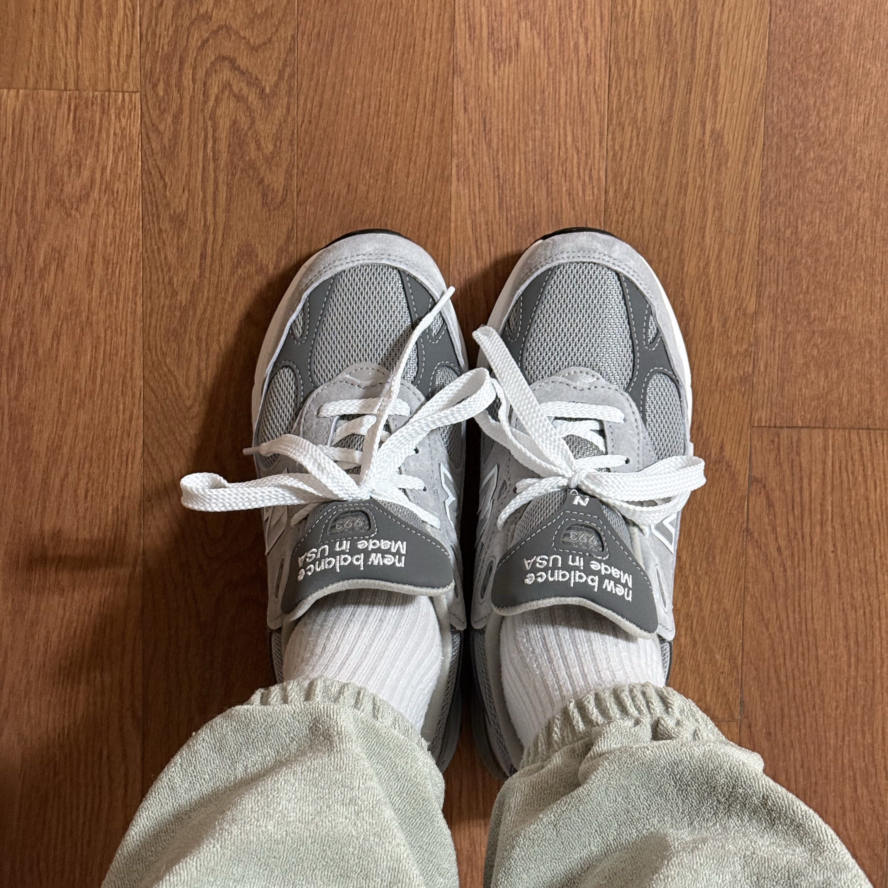 (W) New Balance 993 Made in USA Grey - B Standard 착용 스타일 - 1