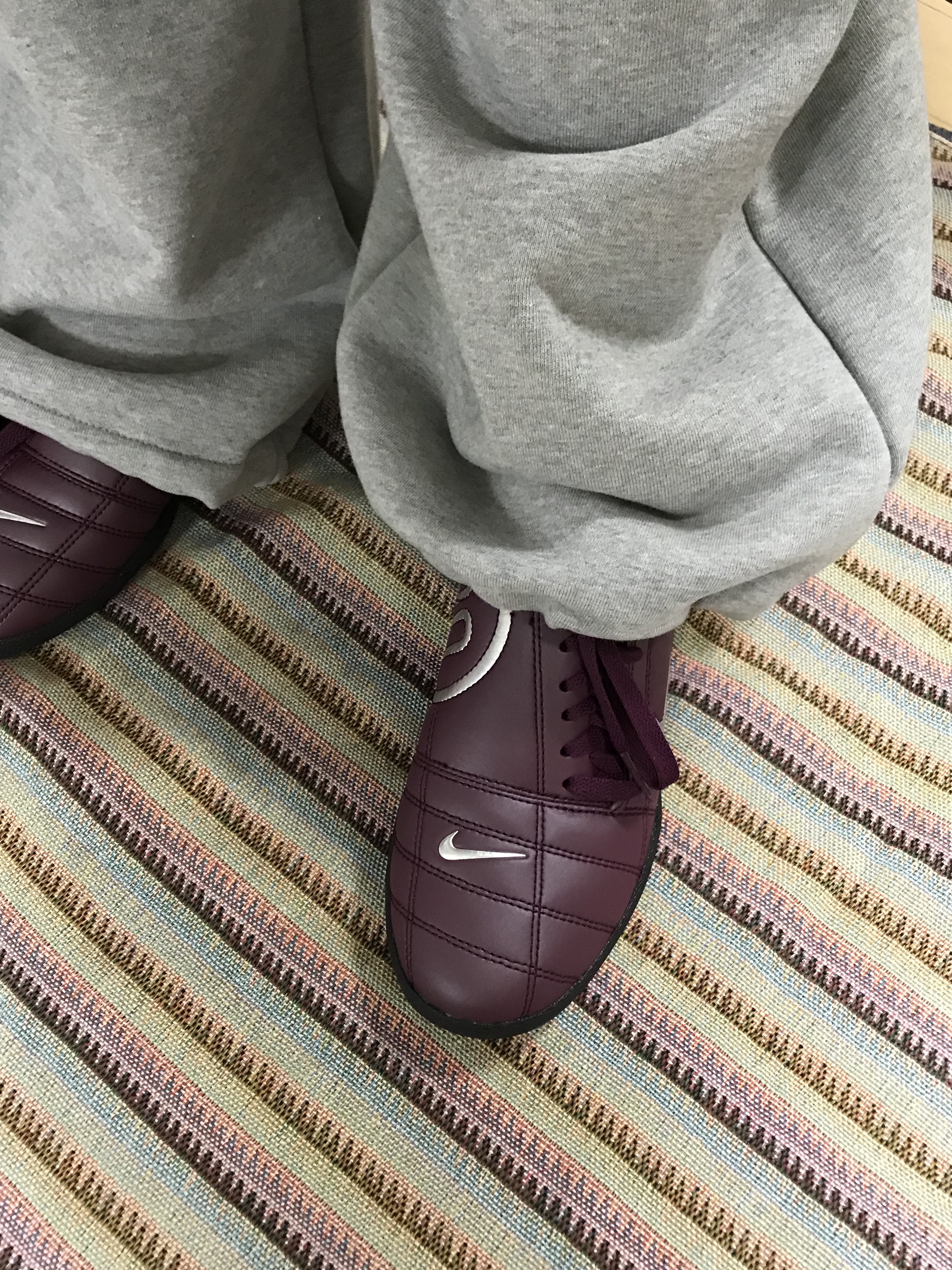 Nike Total 90 III SP Bordeaux and Metallic Silver 착용 스타일 - 3