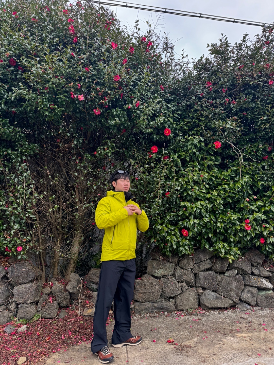 Arc'teryx Atom Hoody Black, Arc'teryx Beta Jacket Offlime 착용 스타일 - 3