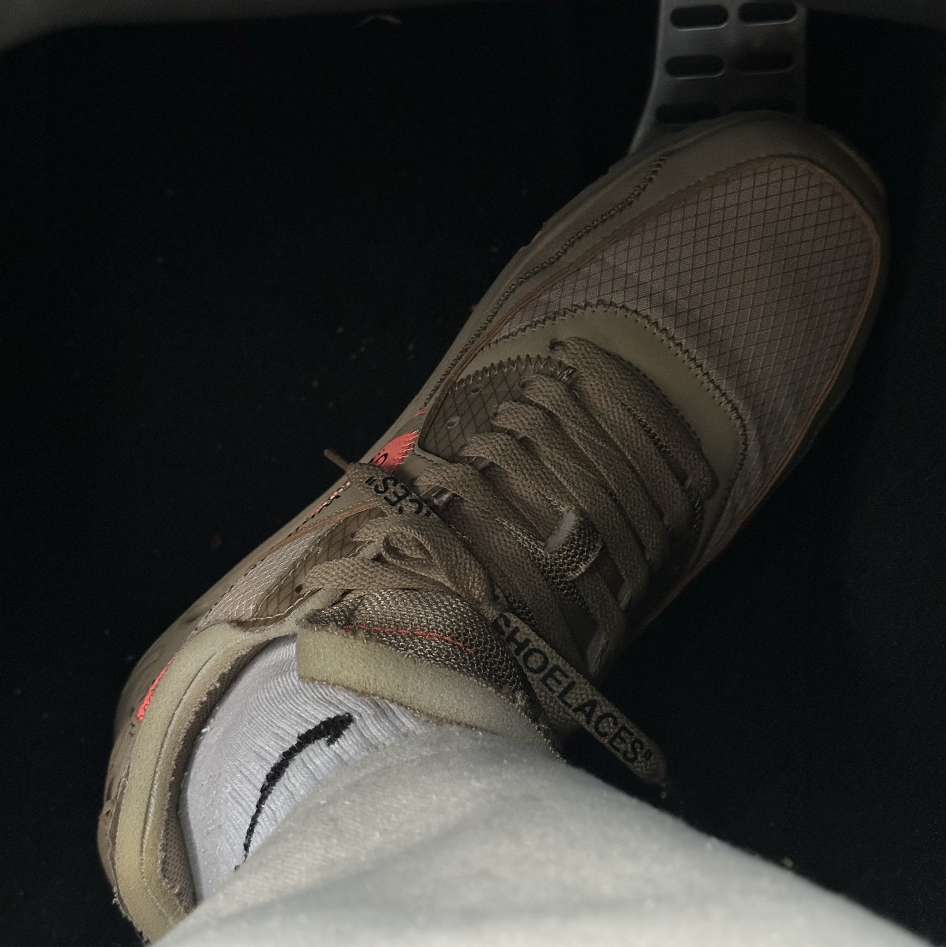 Nike x Off-White Air Max 90 V2 Desert Ore 착용 스타일 - 2