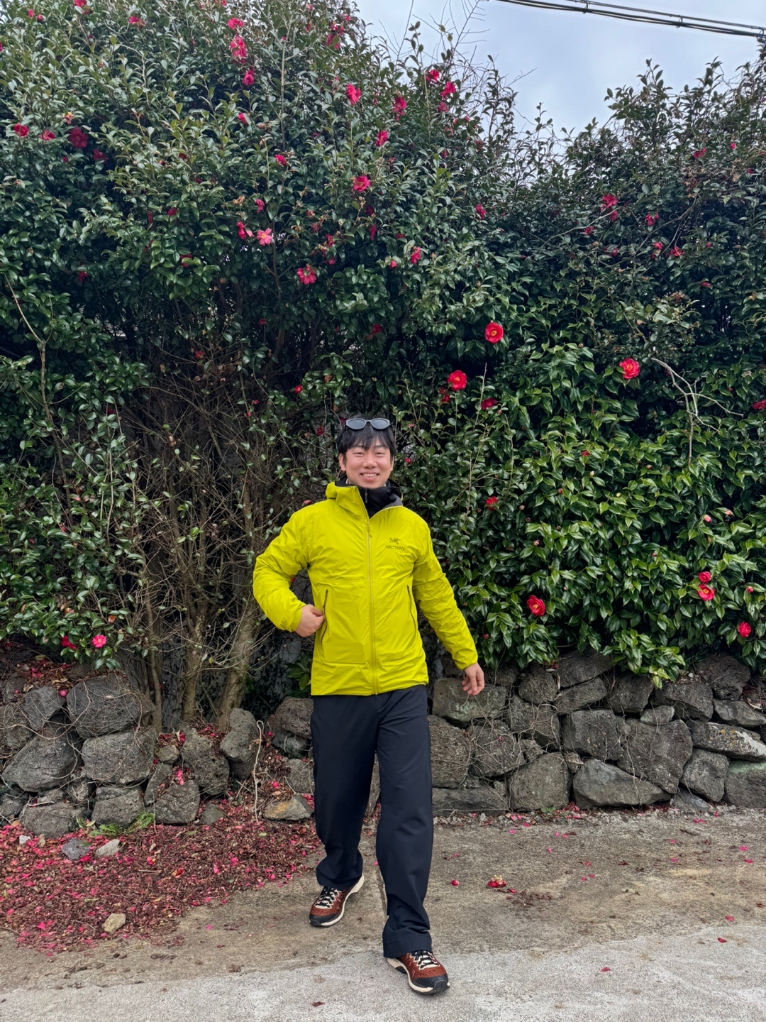 Arc'teryx Atom Hoody Black, Arc'teryx Beta Jacket Offlime 착용 스타일 - 2