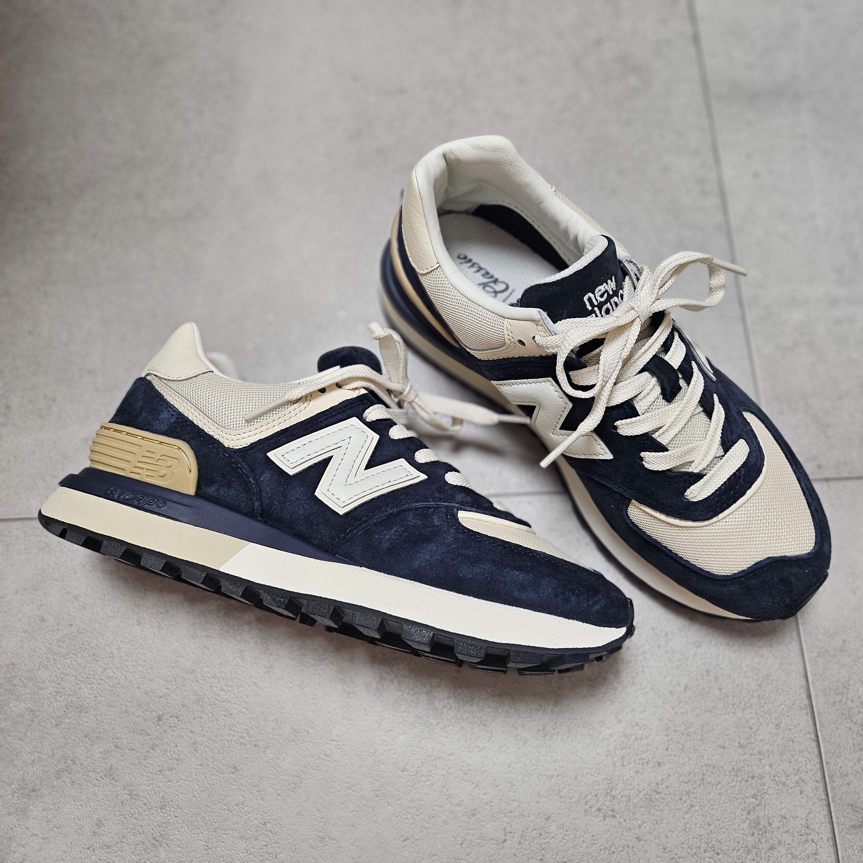 New Balance 574 Legacy Navy Blue 착용 스타일 - 3