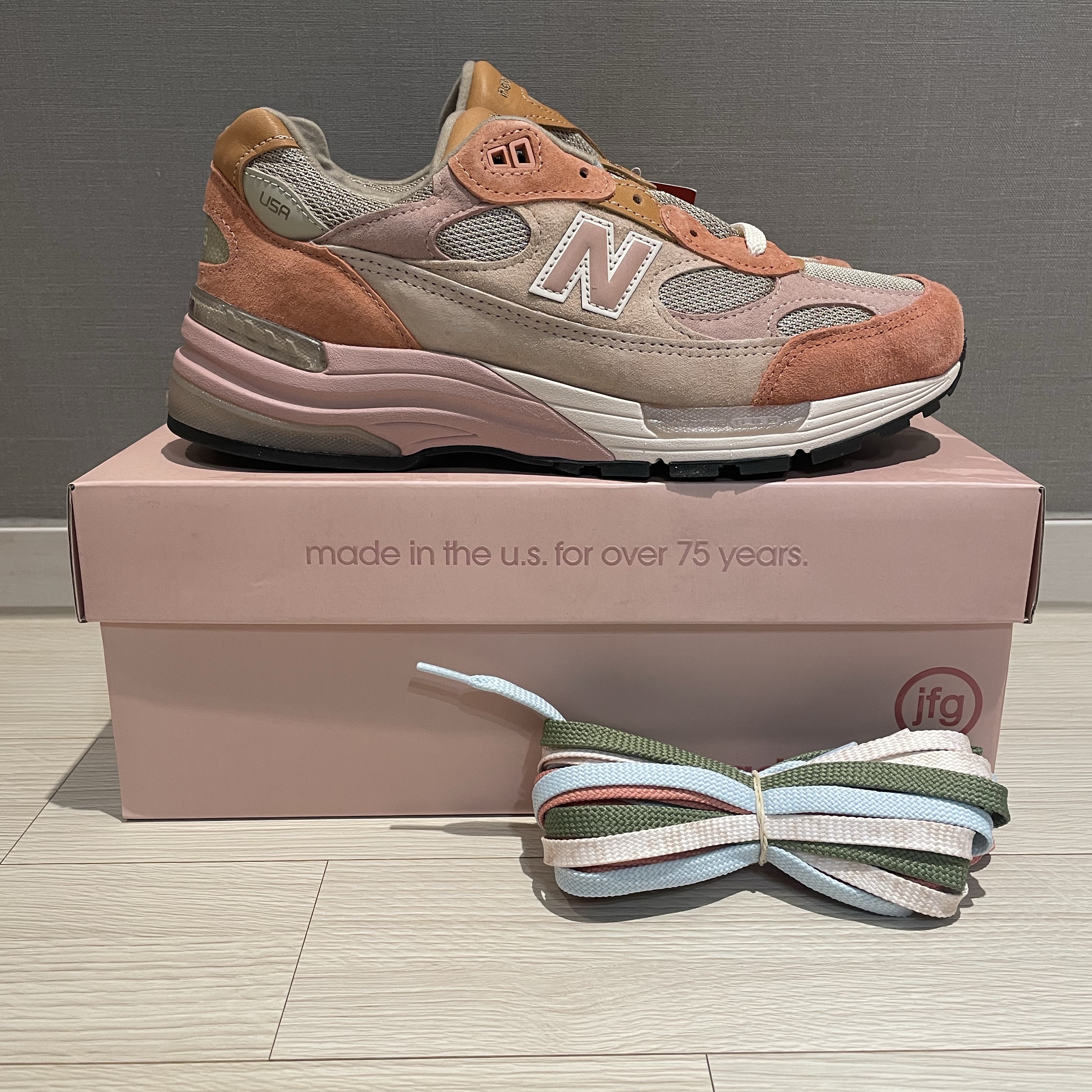 New Balance x Joe Freshgoods 992 Made in USA Aged Well 착용 스타일 - 3