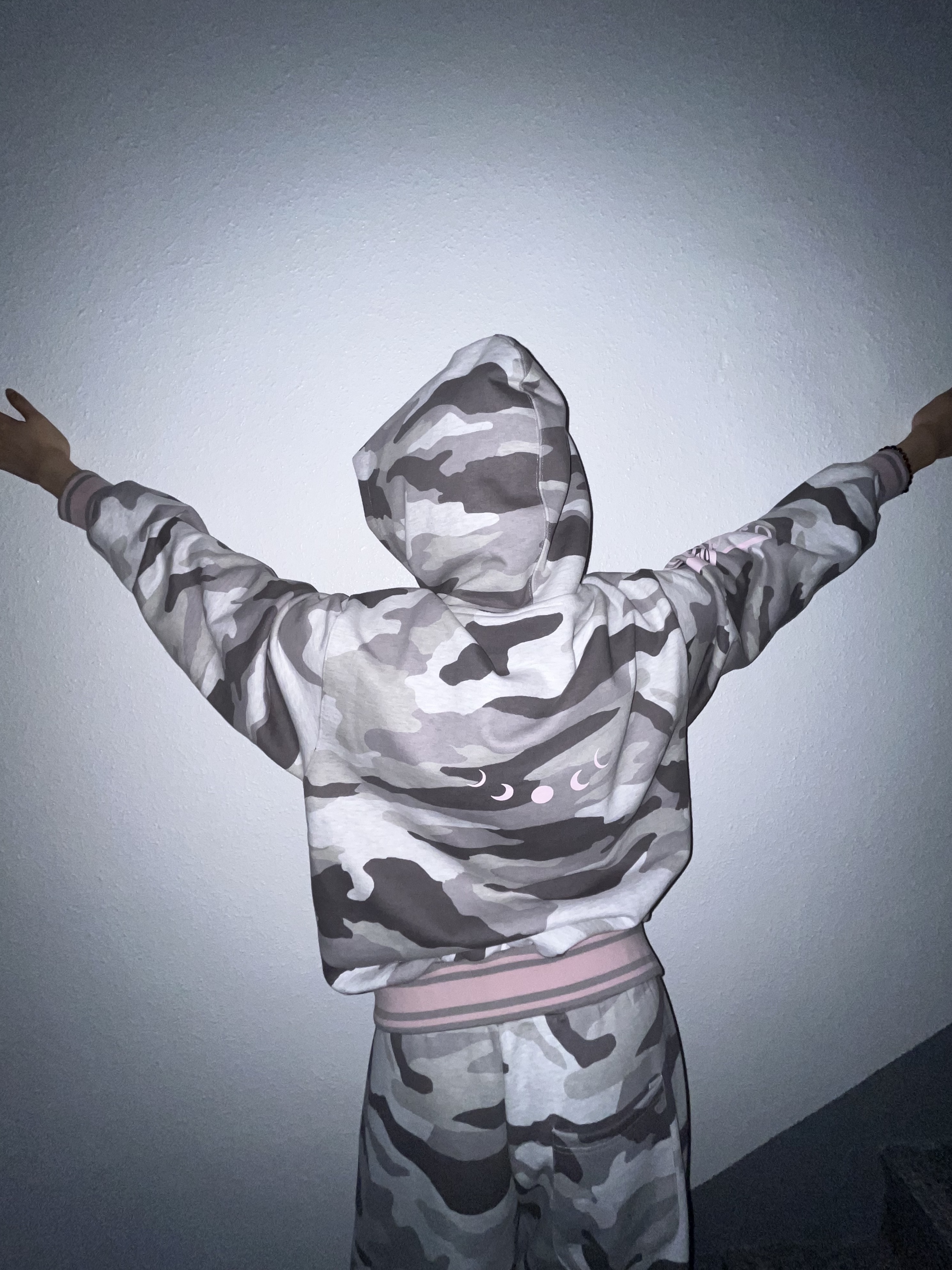 NYXX We Are Nyxx Hoodie Camo, NYXX Emblem Printing Jogger Pants Camo 착용 스타일 - 3