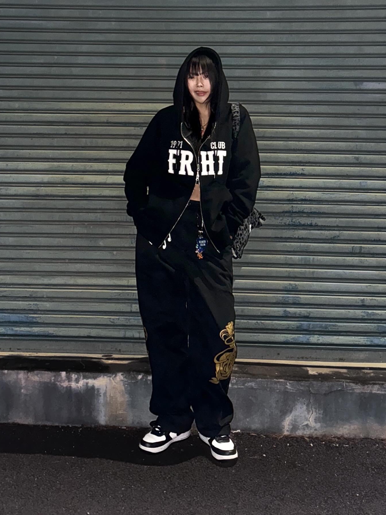 Thisisneverthat x Grateful Dead Dancing Bears Keychain Silver, Nike x Stussy Air Force 1 '07 Mid SP Black and Light Bone 착용 스타일 - 5