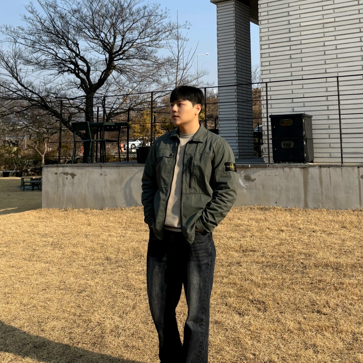 Stone Island 10210 Supima Cotton Twill Stretch-TC Overshirt Musk Green - 24SS 착용 스타일 - 2