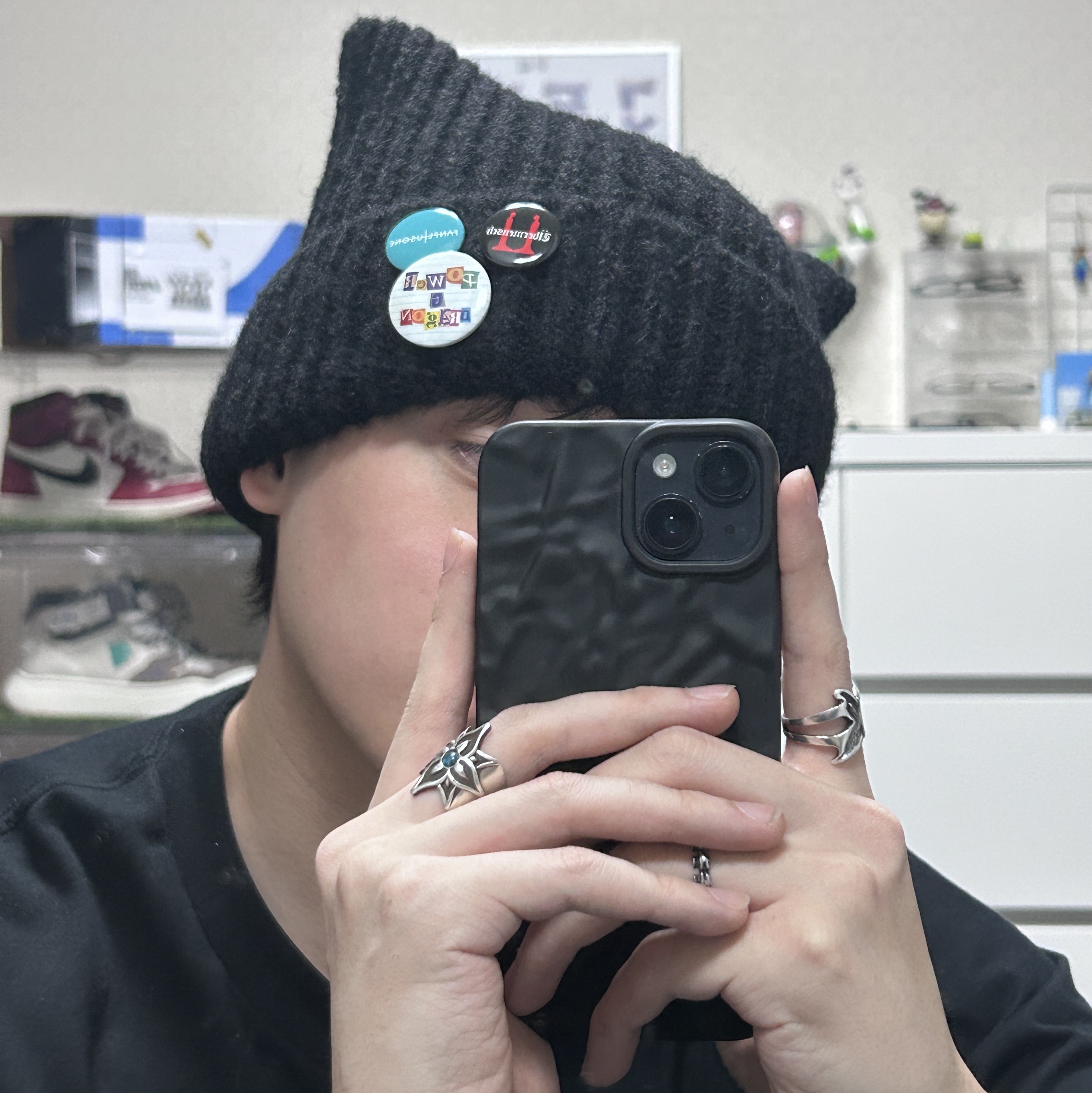 G-DRAGON Knit Cap Black, Ader Error Log; Khalif Green 착용 스타일 - 2