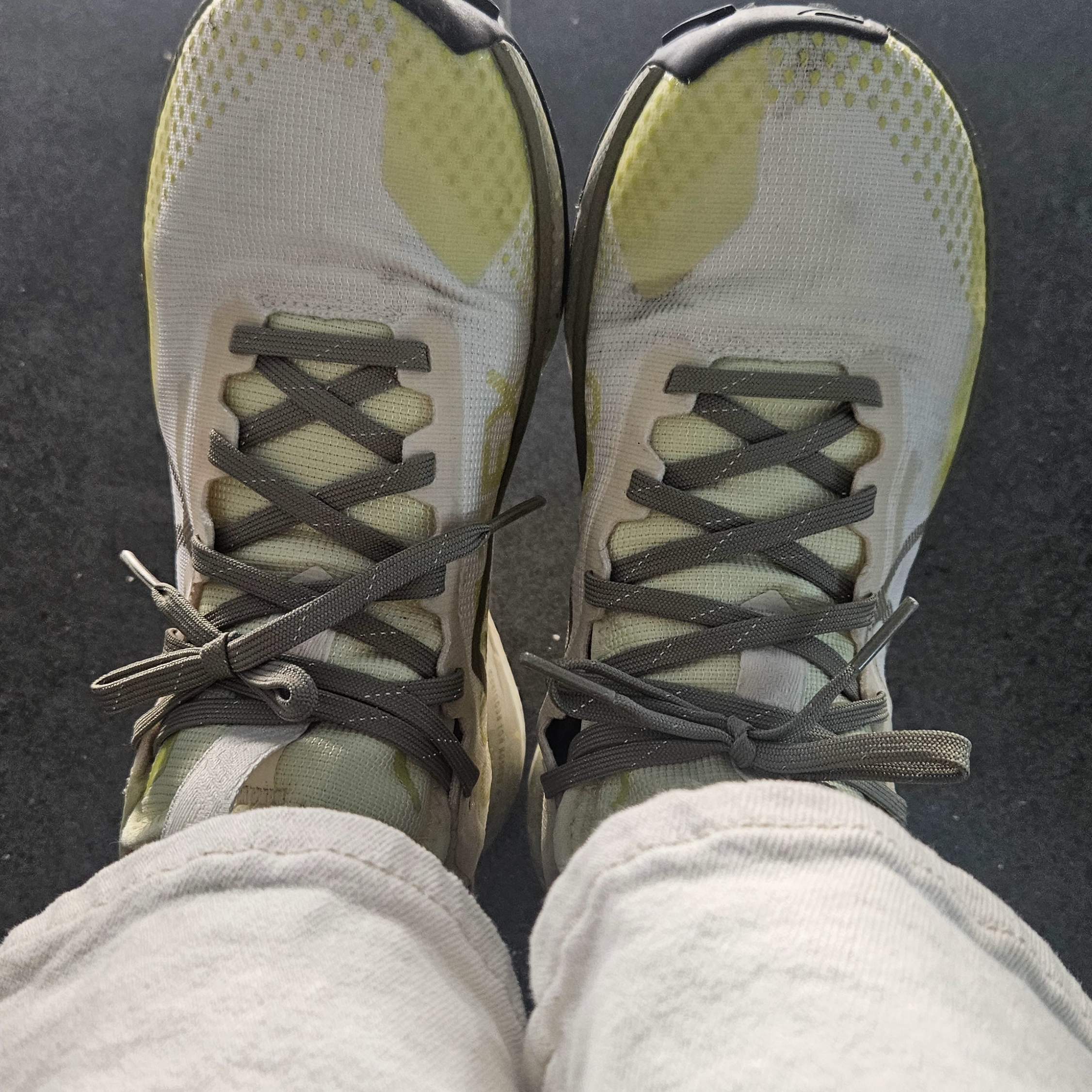 (W) Nike TC 7900 Summit White 착용 스타일 - 1
