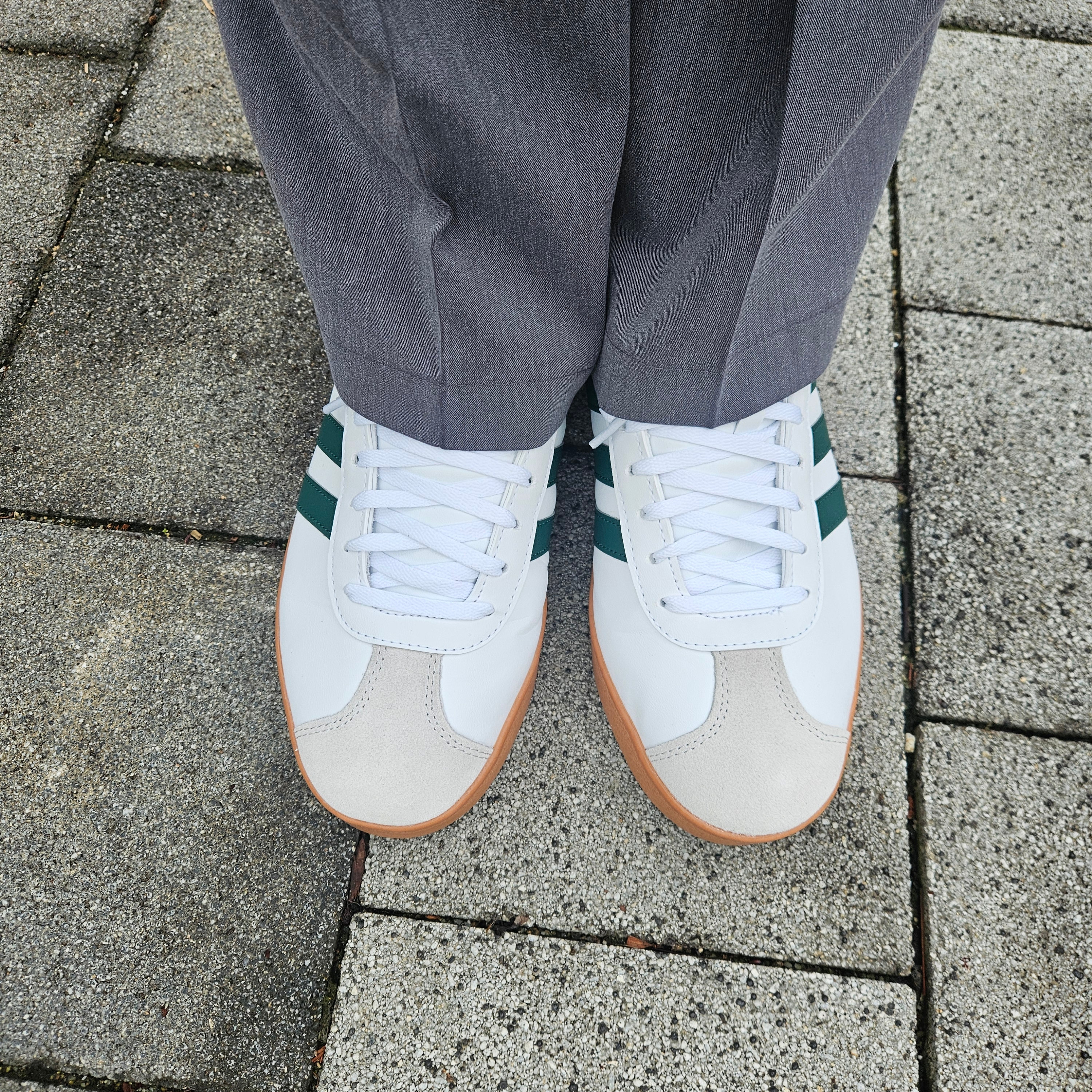Adidas VL Court Base Cloud White Collegiate Green 착용 스타일