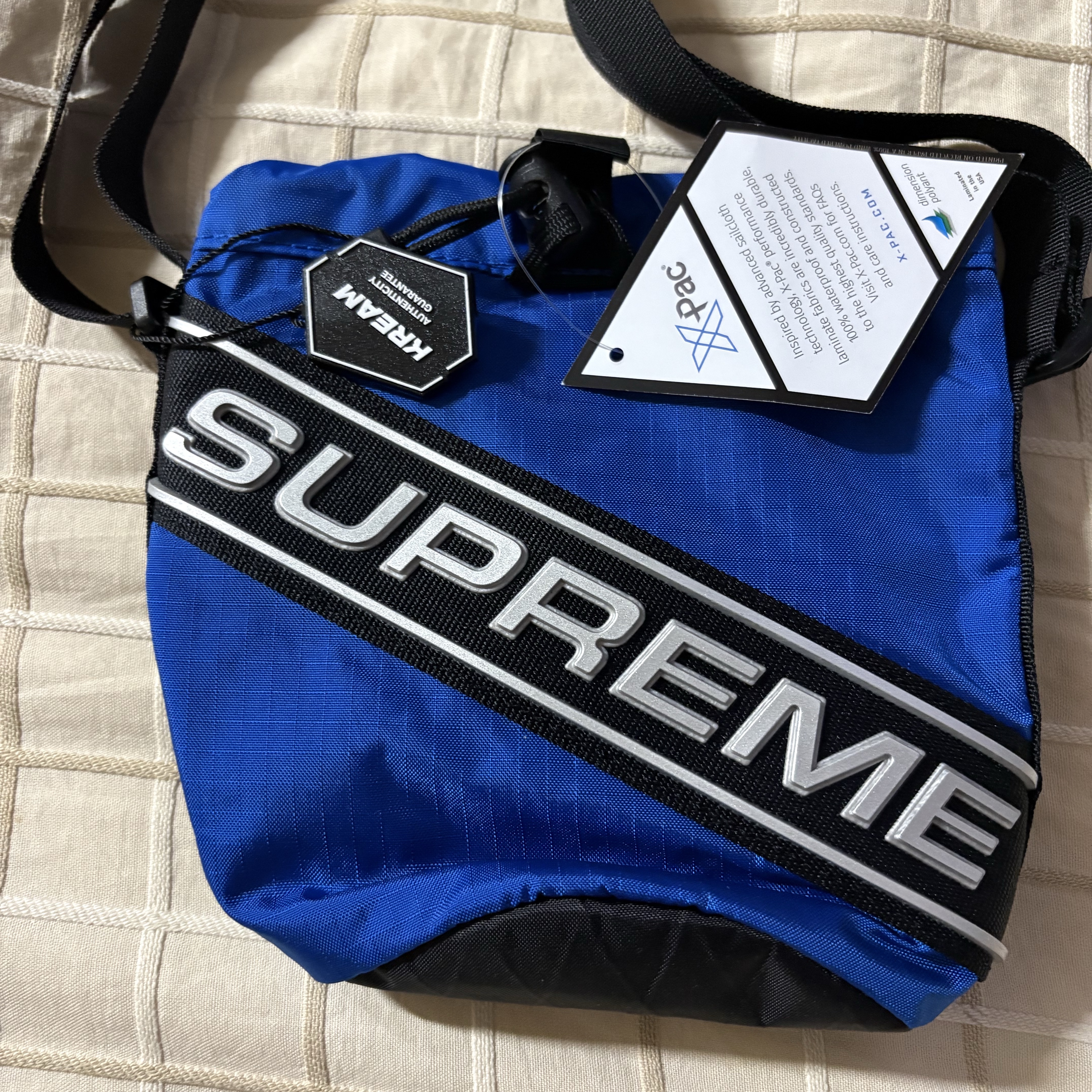 Supreme Small Cinch Pouch Blue - 23FW, Patagonia Classic Retro-X Jacket Pitch Blue 착용 스타일 - 2