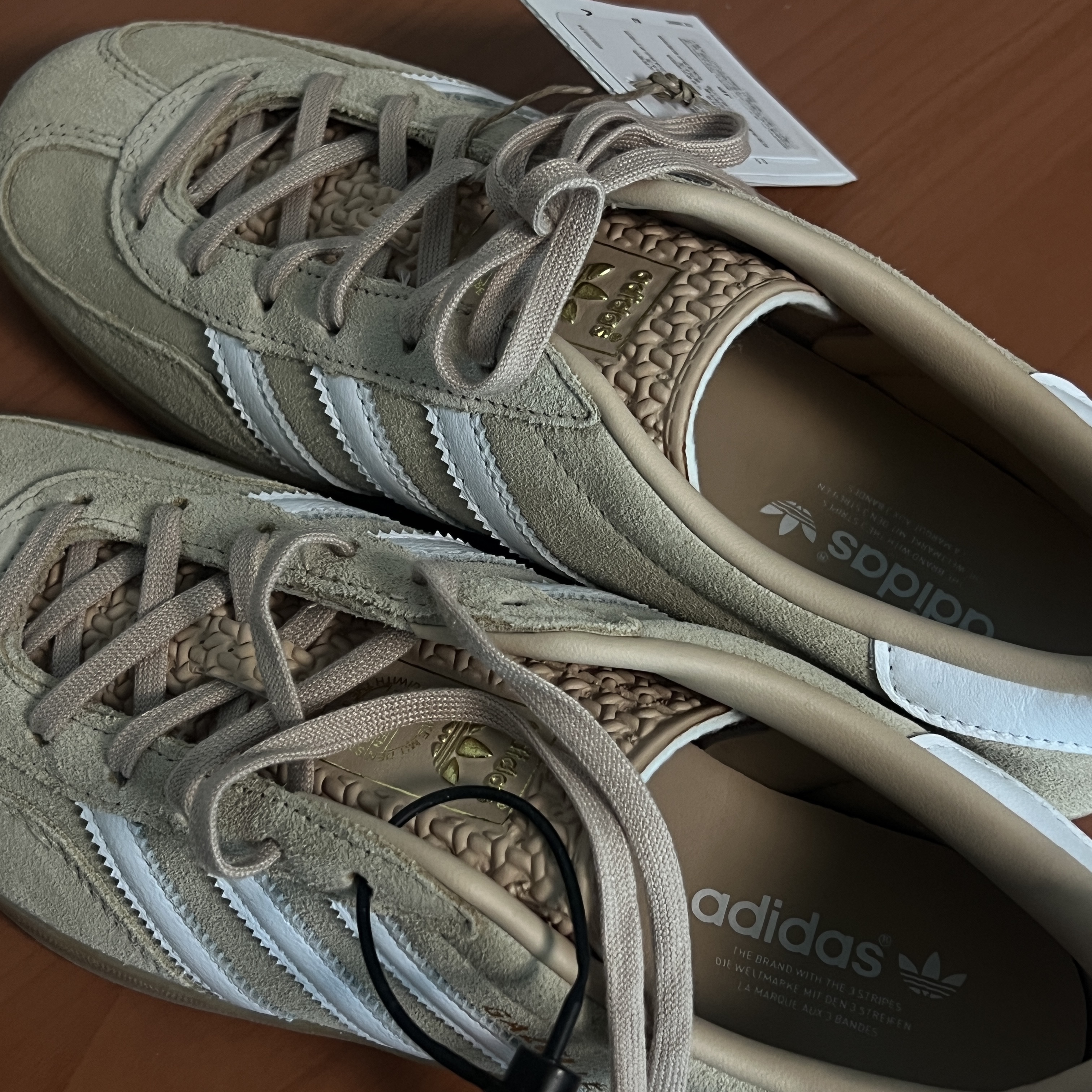 (W) Adidas Gazelle Indoor Magic Beige Cloud White 착용 스타일