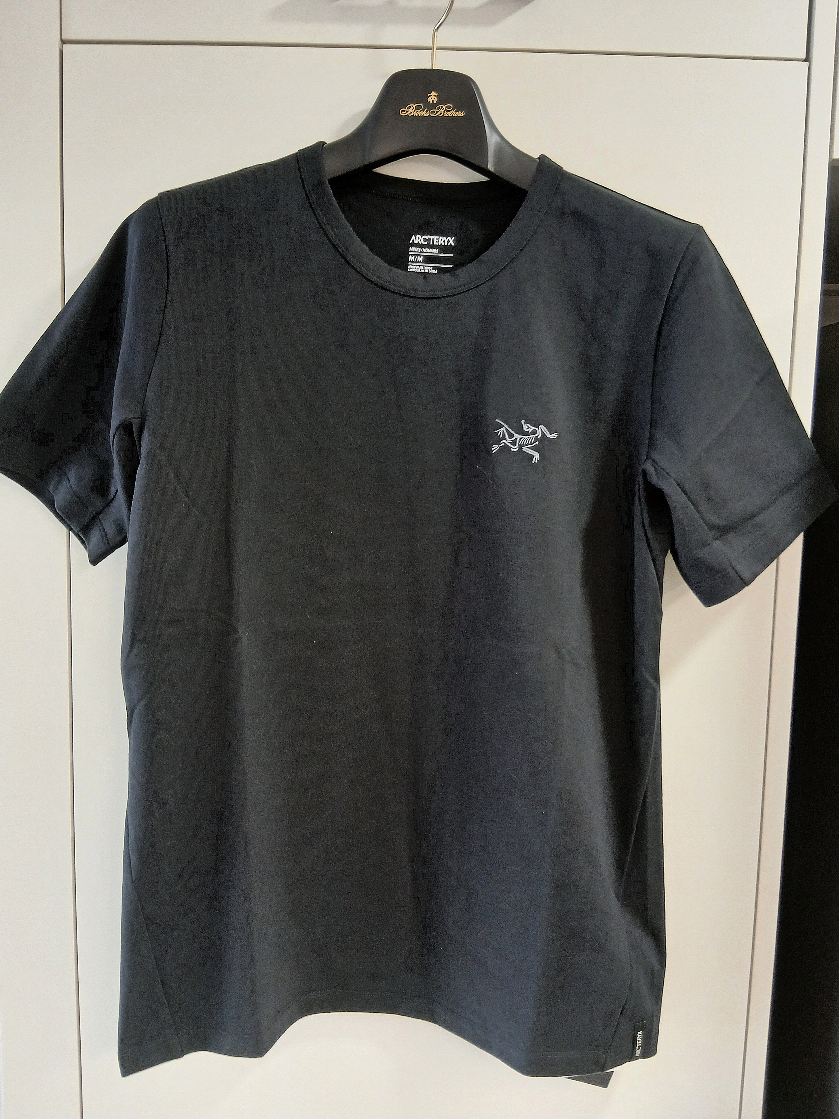 Arc'teryx Captive Arc'word SS T-Shirt Black, Arc'teryx Captive Arc'Word SS T-Shirt Black 착용 스타일 - 1