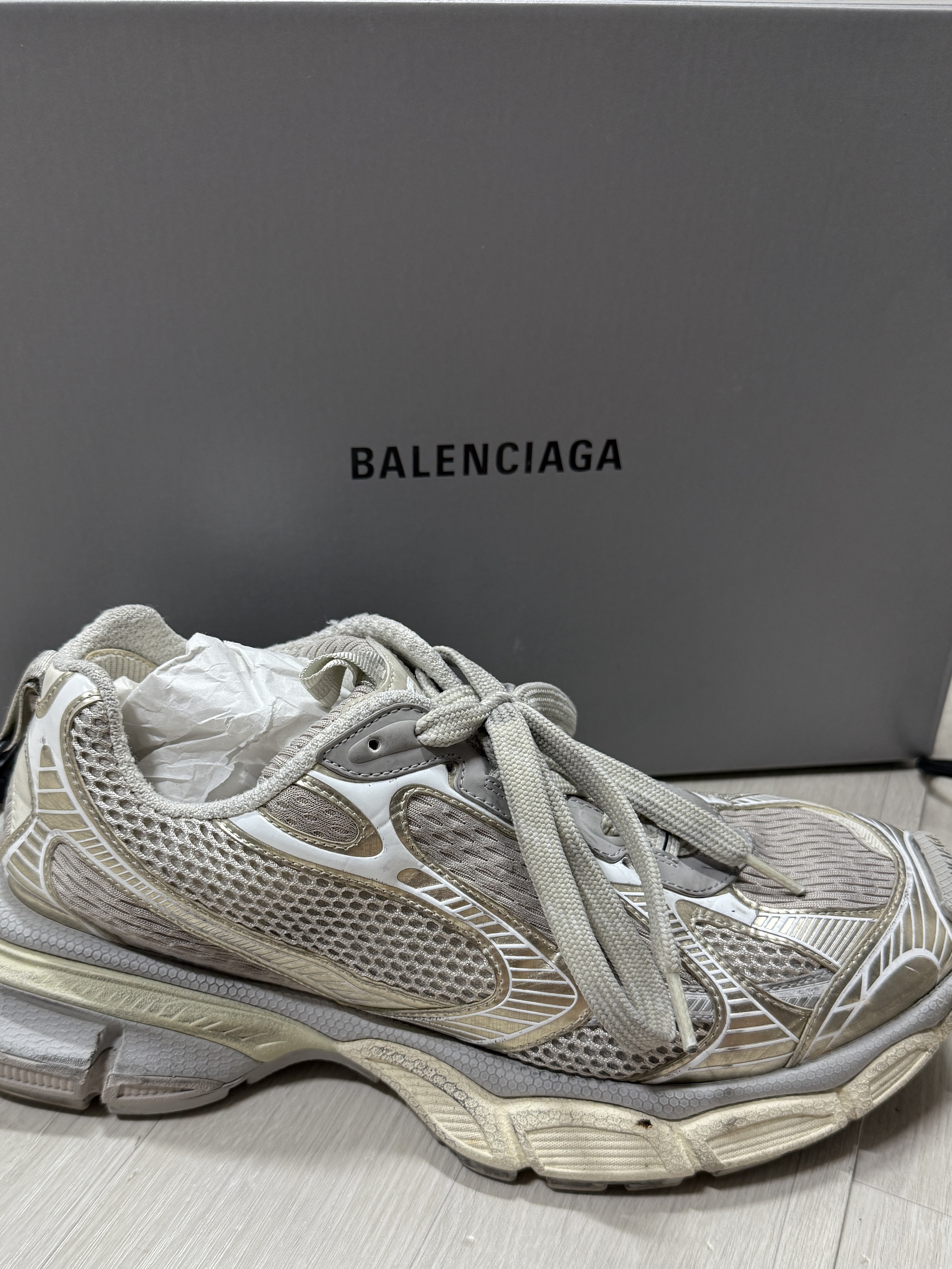 Balenciaga 3XL Sneakers Light Beige 착용 스타일 - 3