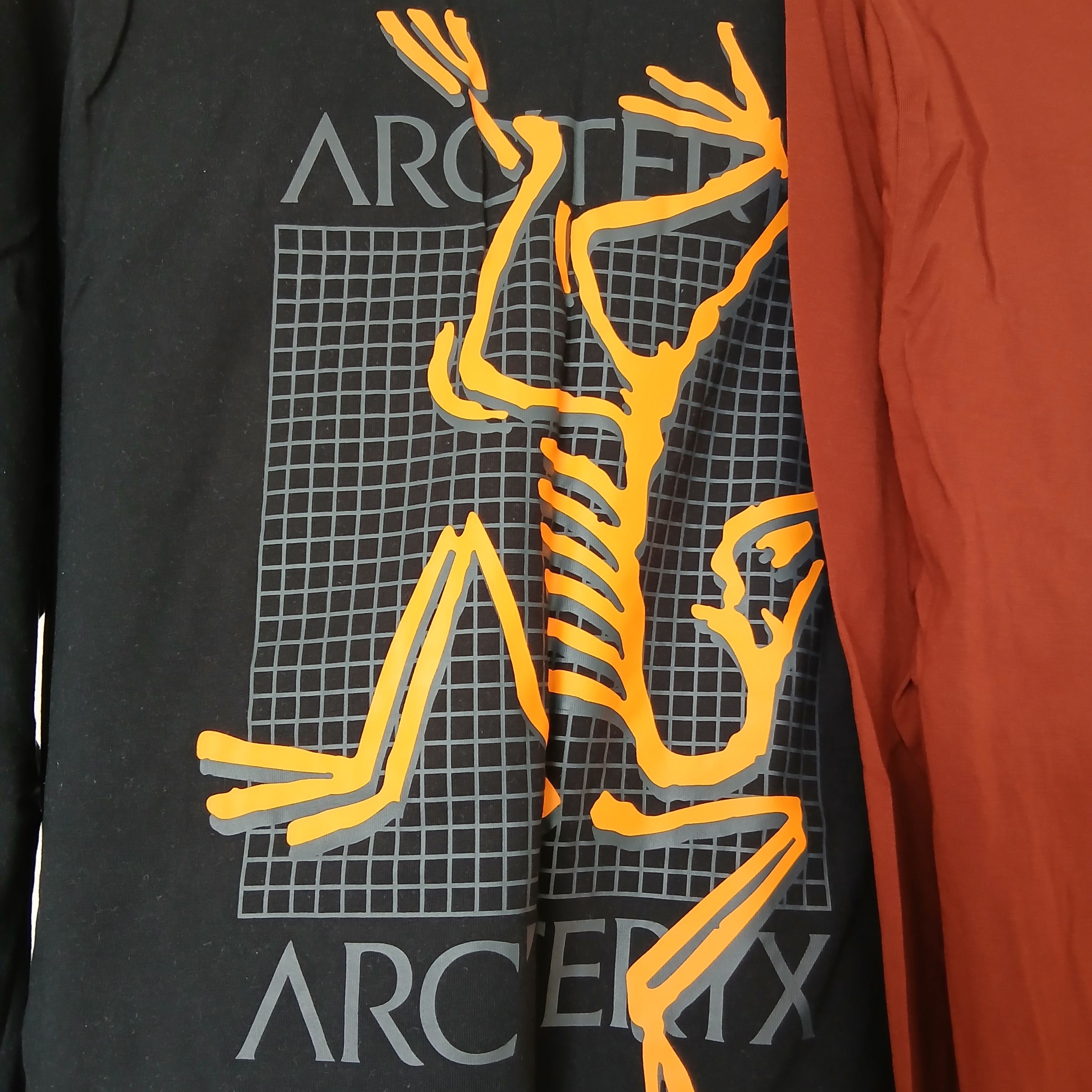 Arc'teryx Arc'Multi Bird Logo LS T-Shirt White Light, Arc'teryx Arc'Multi Bird Logo LS T-Shirt Black 착용 스타일 - 6
